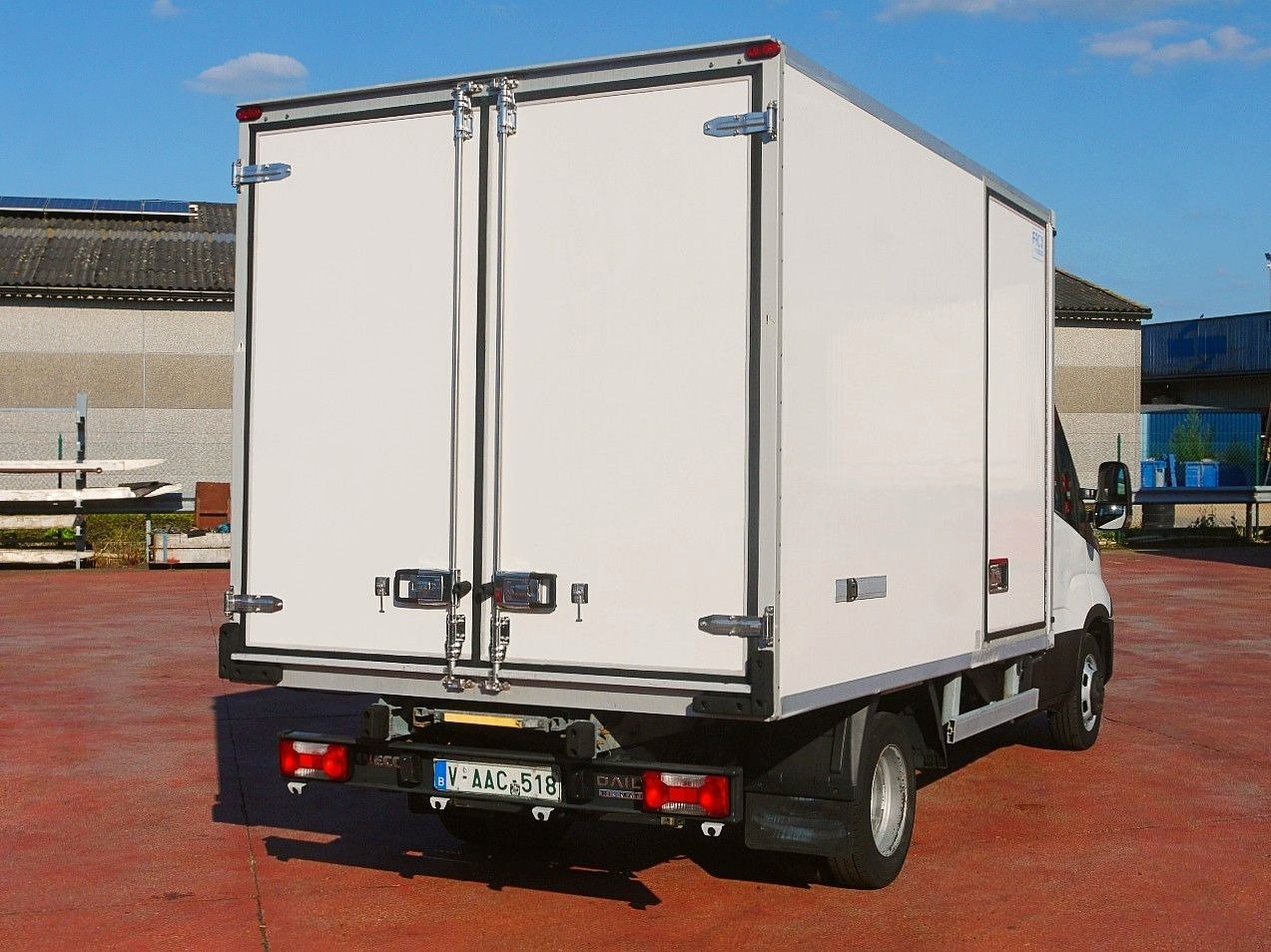 Iveco 35C14 DAILY KUHLKOFER CARRIER XARIOS 350 -20 A/C - Van berpendingin: gambar 5 Iveco 35C14 DAILY KUHLKOFER CARRIER XARIOS 350 -20 A/C - Van berpendingin: gambar 5