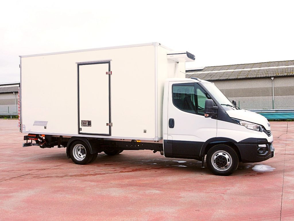 Iveco 35C14 KUHLKOFFER 4.4m CARRIER VIENTO LBW - Van berpendingin: gambar 2 Iveco 35C14 KUHLKOFFER 4.4m CARRIER VIENTO LBW - Van berpendingin: gambar 2