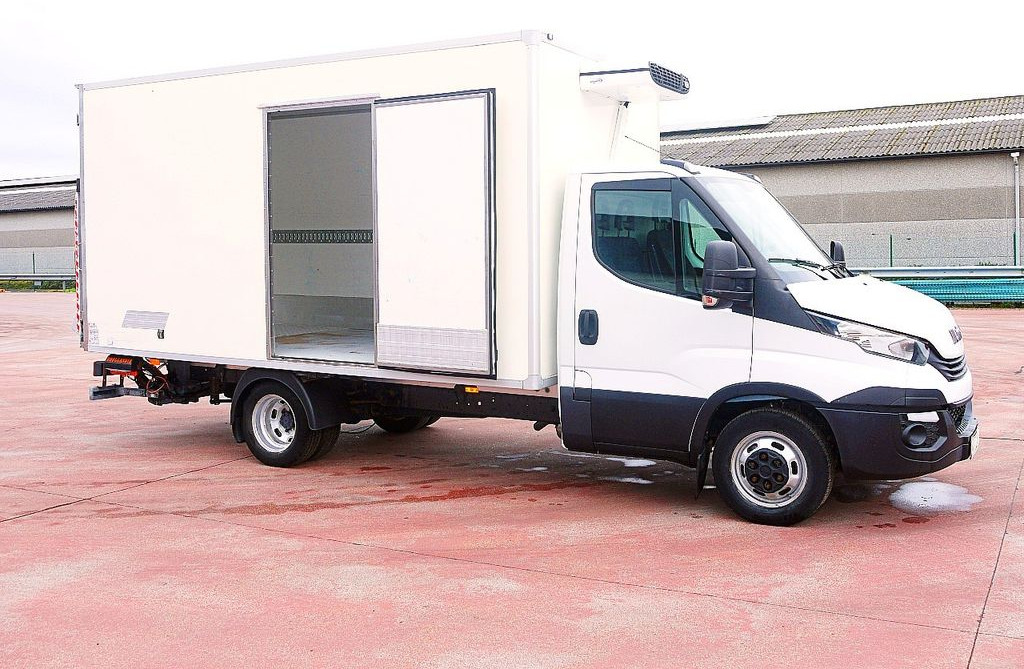 Iveco 35C14 KUHLKOFFER 4.4m CARRIER VIENTO LBW - Van berpendingin: gambar 3 Iveco 35C14 KUHLKOFFER 4.4m CARRIER VIENTO LBW - Van berpendingin: gambar 3