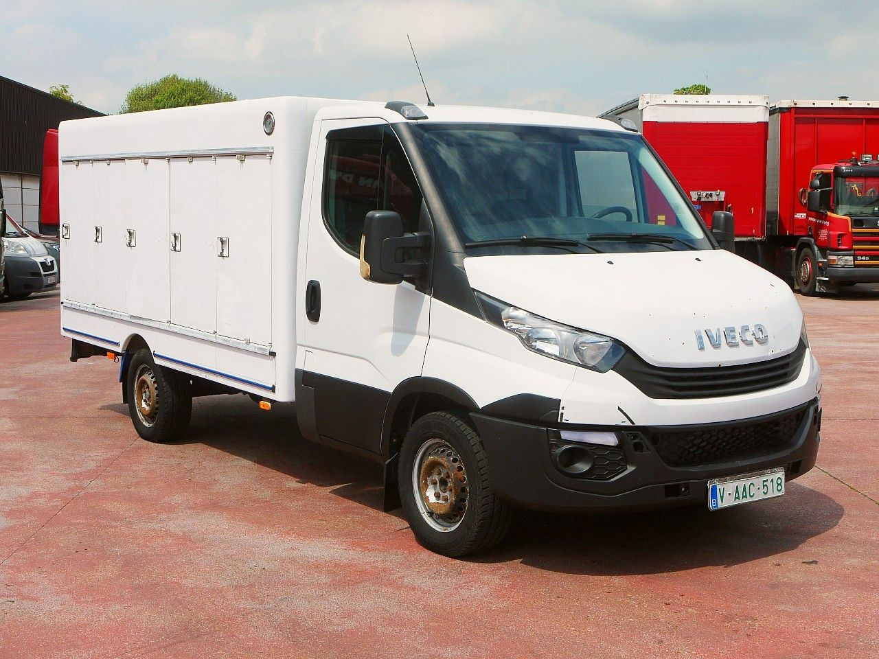 Iveco 35S12 DAILY ISOTHERM KOFFER 5 TURIG / AIRCO - Van berpendingin: gambar 2 Iveco 35S12 DAILY ISOTHERM KOFFER 5 TURIG / AIRCO - Van berpendingin: gambar 2