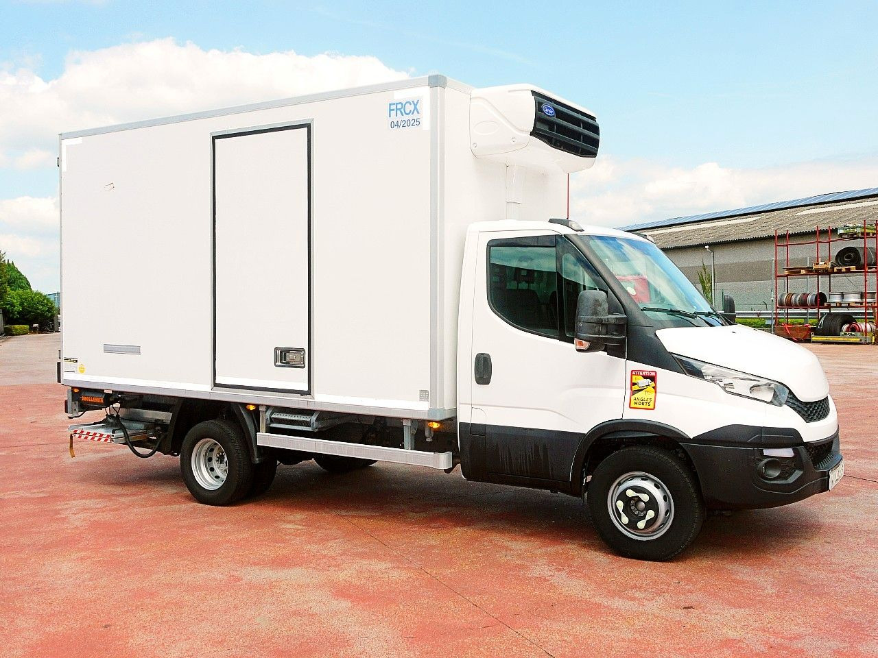 Iveco 70C17 KUHLKOFFER CARRIER XARIOS 500 A/C LUFT LBW - Van berpendingin: gambar 2 Iveco 70C17 KUHLKOFFER CARRIER XARIOS 500 A/C LUFT LBW - Van berpendingin: gambar 2