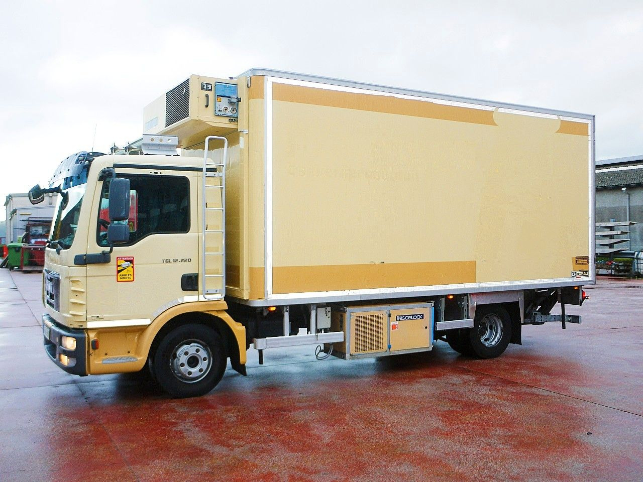 MAN TGL 12.220 KUHLKOFFER CHEREAU FRIGOBLOCK -30C - Truk berpendingin: gambar 4 MAN TGL 12.220 KUHLKOFFER CHEREAU FRIGOBLOCK -30C - Truk berpendingin: gambar 4