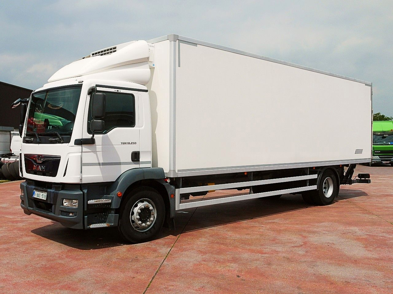 MAN TGM 18.250 KUHLKOFFER THERMOKING V800 MT A/C - Truk berpendingin: gambar 4 MAN TGM 18.250 KUHLKOFFER THERMOKING V800 MT A/C - Truk berpendingin: gambar 4