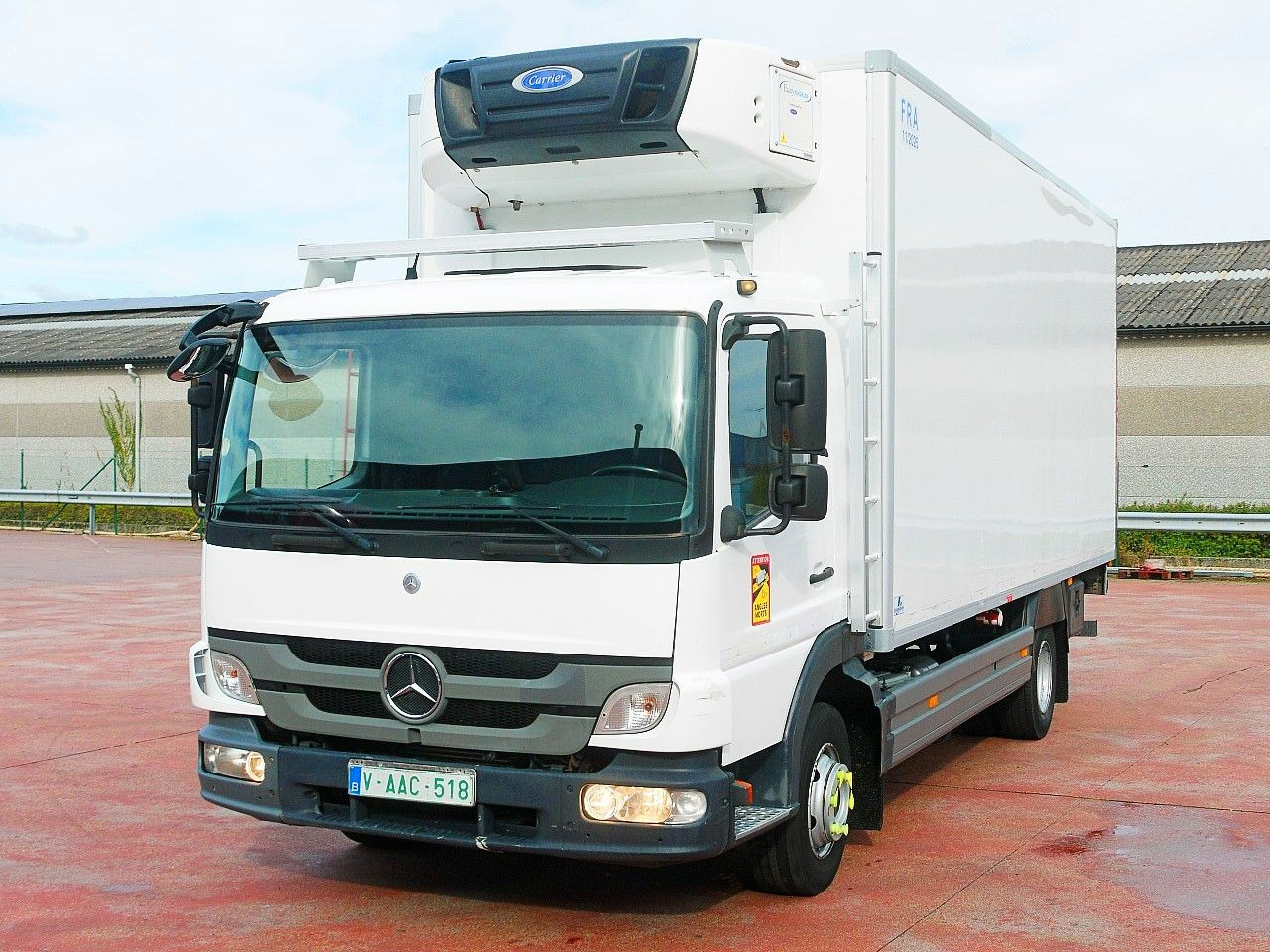 Mercedes-Benz 1018 ATEGO KUHLKOFFER CARRIER SUPRA 550 LBW - Truk berpendingin: gambar 5 Mercedes-Benz 1018 ATEGO KUHLKOFFER CARRIER SUPRA 550 LBW - Truk berpendingin: gambar 5