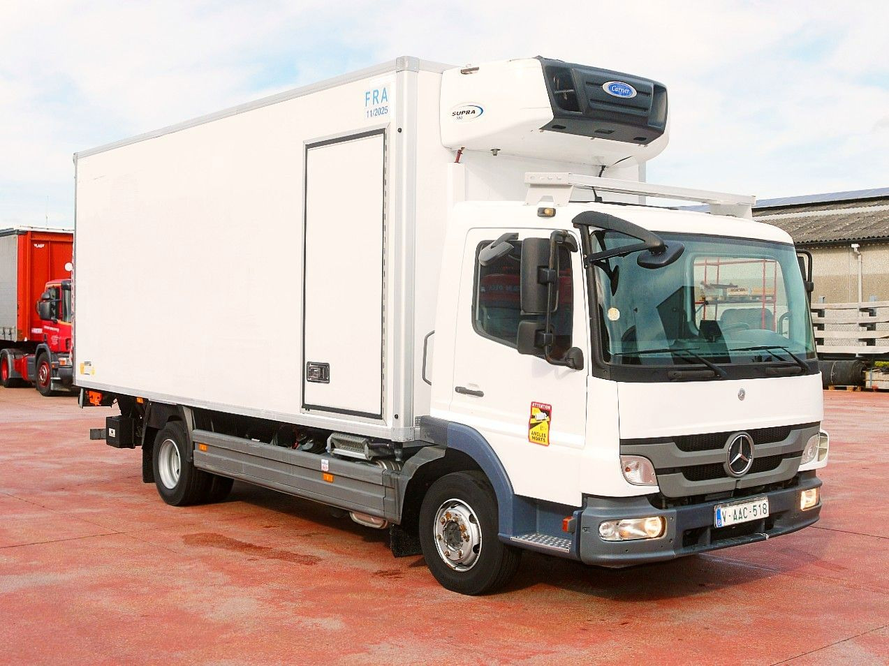 Mercedes-Benz 1018 ATEGO KUHLKOFFER CARRIER SUPRA 550 LBW - Truk berpendingin: gambar 2 Mercedes-Benz 1018 ATEGO KUHLKOFFER CARRIER SUPRA 550 LBW - Truk berpendingin: gambar 2
