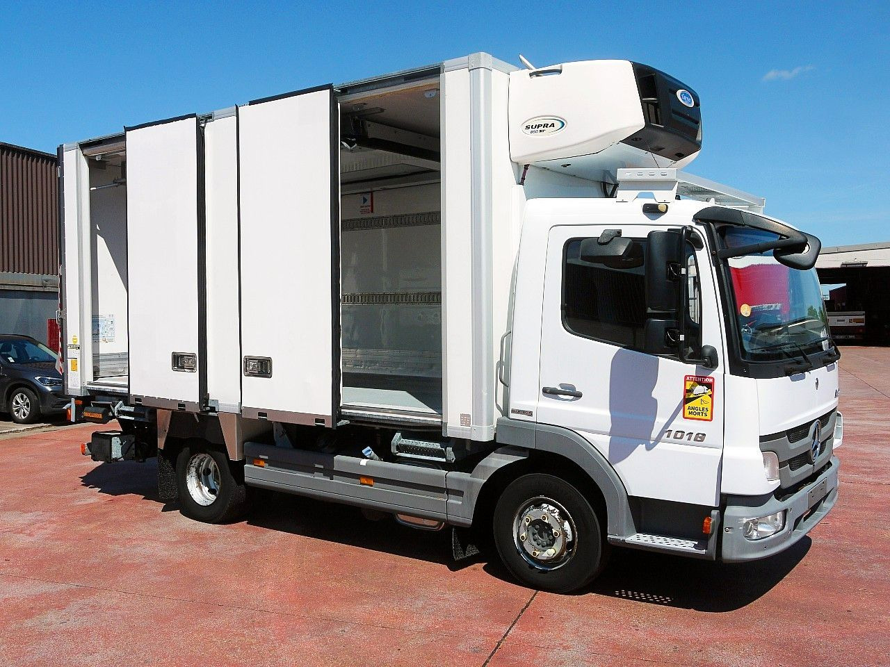 Mercedes-Benz 1018 ATEGO KUHLKOFFER CARRIER SUPRA 850 MT - Truk berpendingin: gambar 3 Mercedes-Benz 1018 ATEGO KUHLKOFFER CARRIER SUPRA 850 MT - Truk berpendingin: gambar 3