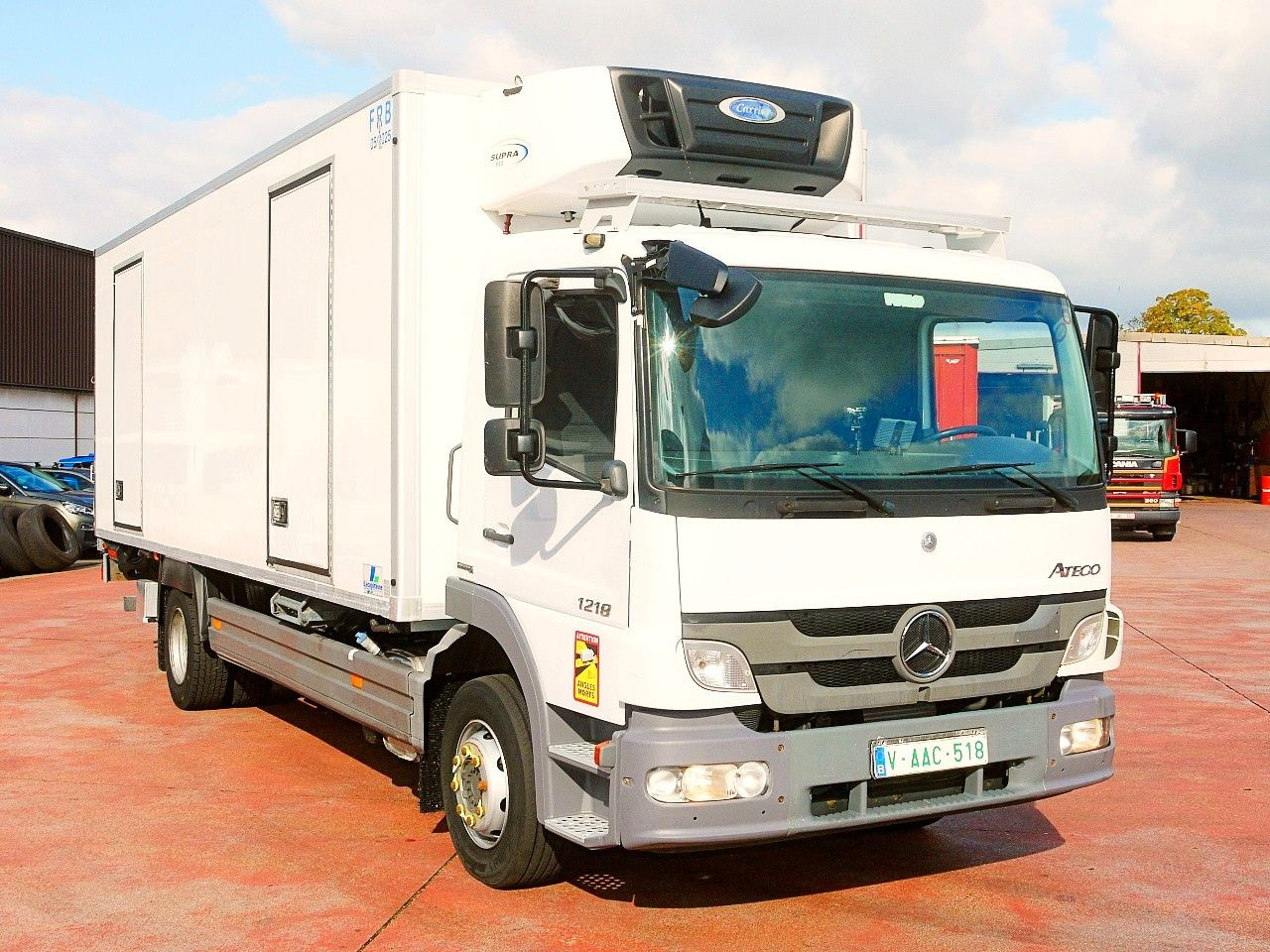 Mercedes-Benz 1218 ATEGO KUHLKOFFER CARRIER SUPRA 550 LBW - Truk berpendingin: gambar 2 Mercedes-Benz 1218 ATEGO KUHLKOFFER CARRIER SUPRA 550 LBW - Truk berpendingin: gambar 2