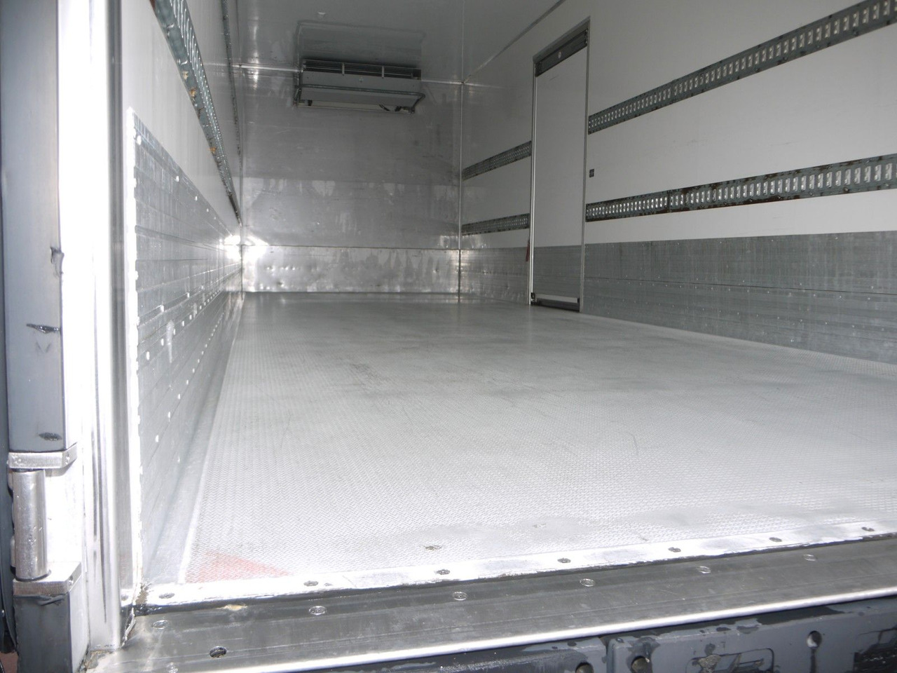 Truk berpendingin Mercedes-Benz 1322 ATEGO KUHLKOFFER CARRIER SUPRA 850 A/C LUFT: gambar 11