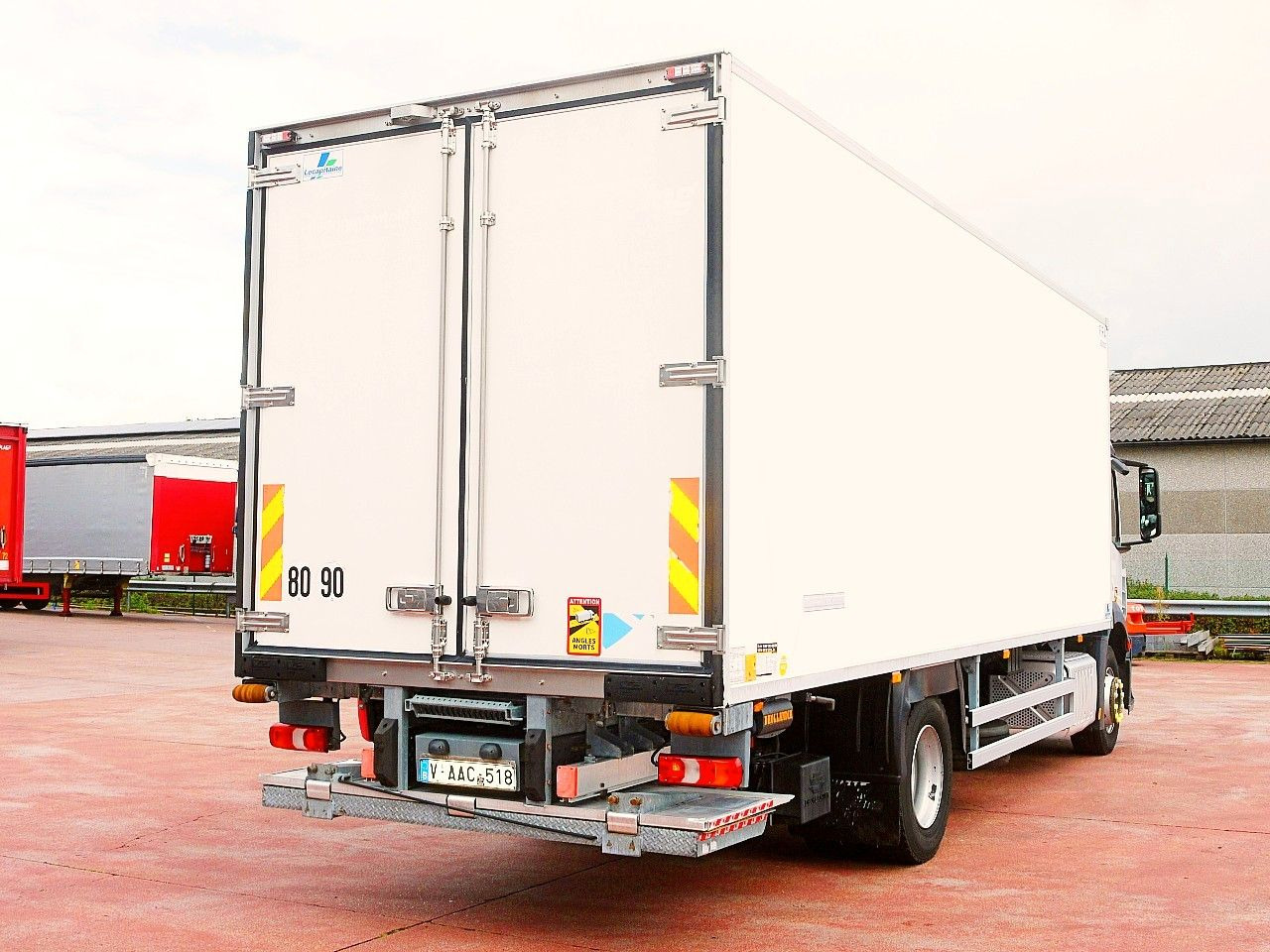 Mercedes-Benz 1830 ANTOS KUHLKOFFER CARRIER SUPRA 850 - Truk berpendingin: gambar 5 Mercedes-Benz 1830 ANTOS KUHLKOFFER CARRIER SUPRA 850 - Truk berpendingin: gambar 5