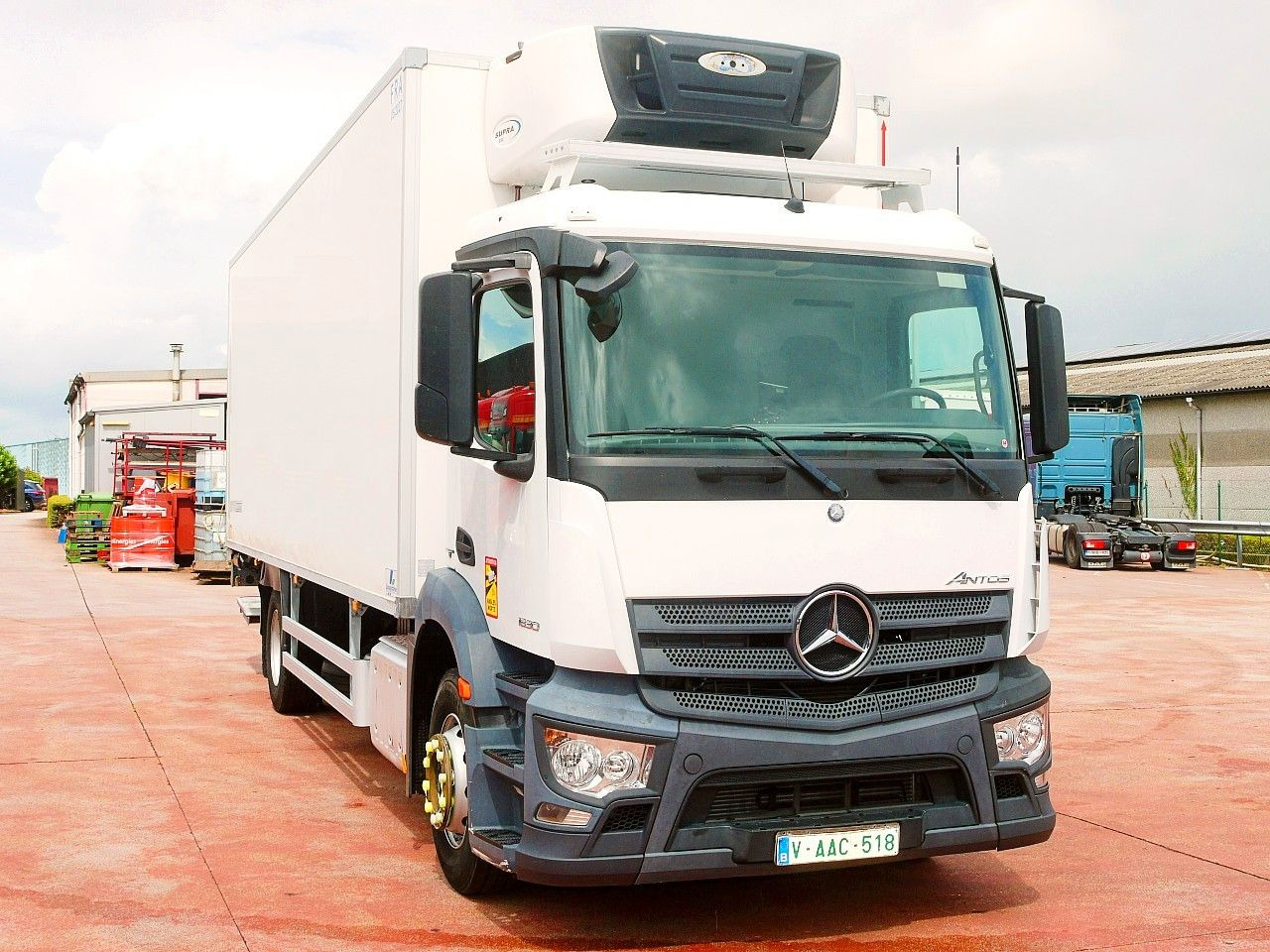 Mercedes-Benz 1830 ANTOS KUHLKOFFER CARRIER SUPRA 850 - Truk berpendingin: gambar 1 Mercedes-Benz 1830 ANTOS KUHLKOFFER CARRIER SUPRA 850 - Truk berpendingin: gambar 1