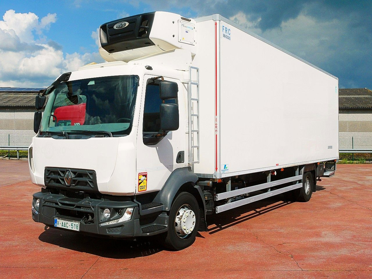 Renault D 16 250 KUHLKOFER CARRIER SUPRA 850 / KLIMA A/C - Truk berpendingin: gambar 4 Renault D 16 250 KUHLKOFER CARRIER SUPRA 850 / KLIMA A/C - Truk berpendingin: gambar 4