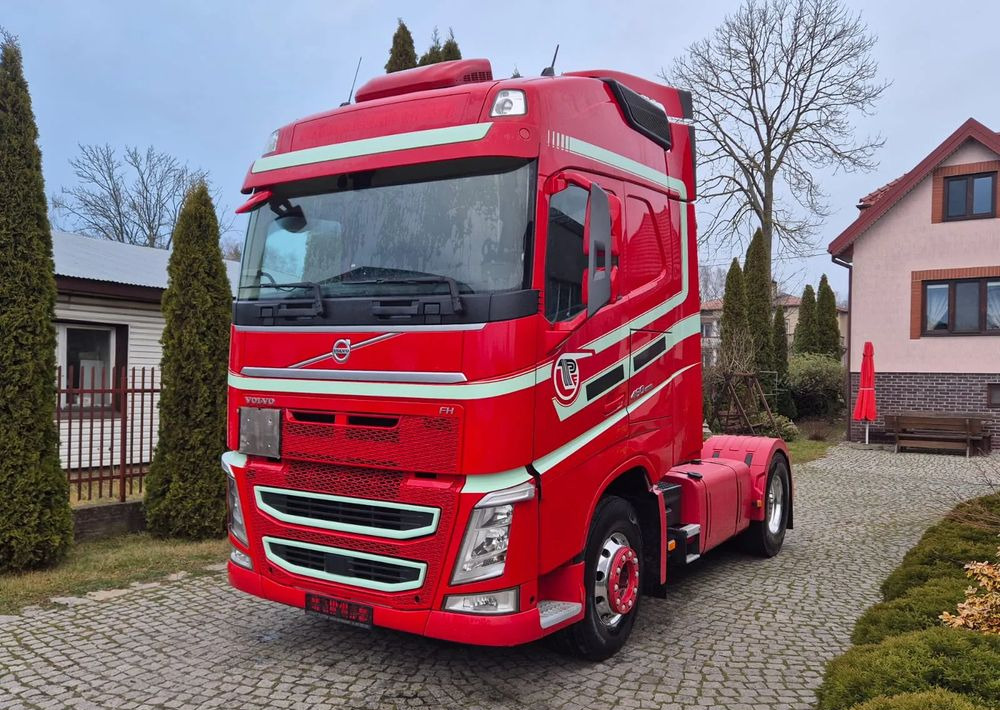 Volvo FH GLOBETROTTER - Tractor head: gambar 1 Volvo FH GLOBETROTTER - Tractor head: gambar 1