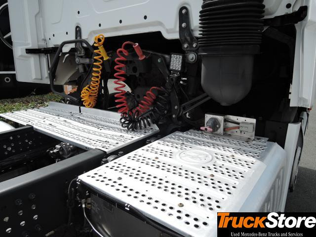 Mercedes-Benz Actros 1843 LS - Tractor head: gambar 2 Mercedes-Benz Actros 1843 LS - Tractor head: gambar 2