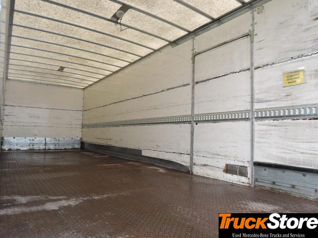 Volvo FL - Truk box: gambar 2 Volvo FL - Truk box: gambar 2