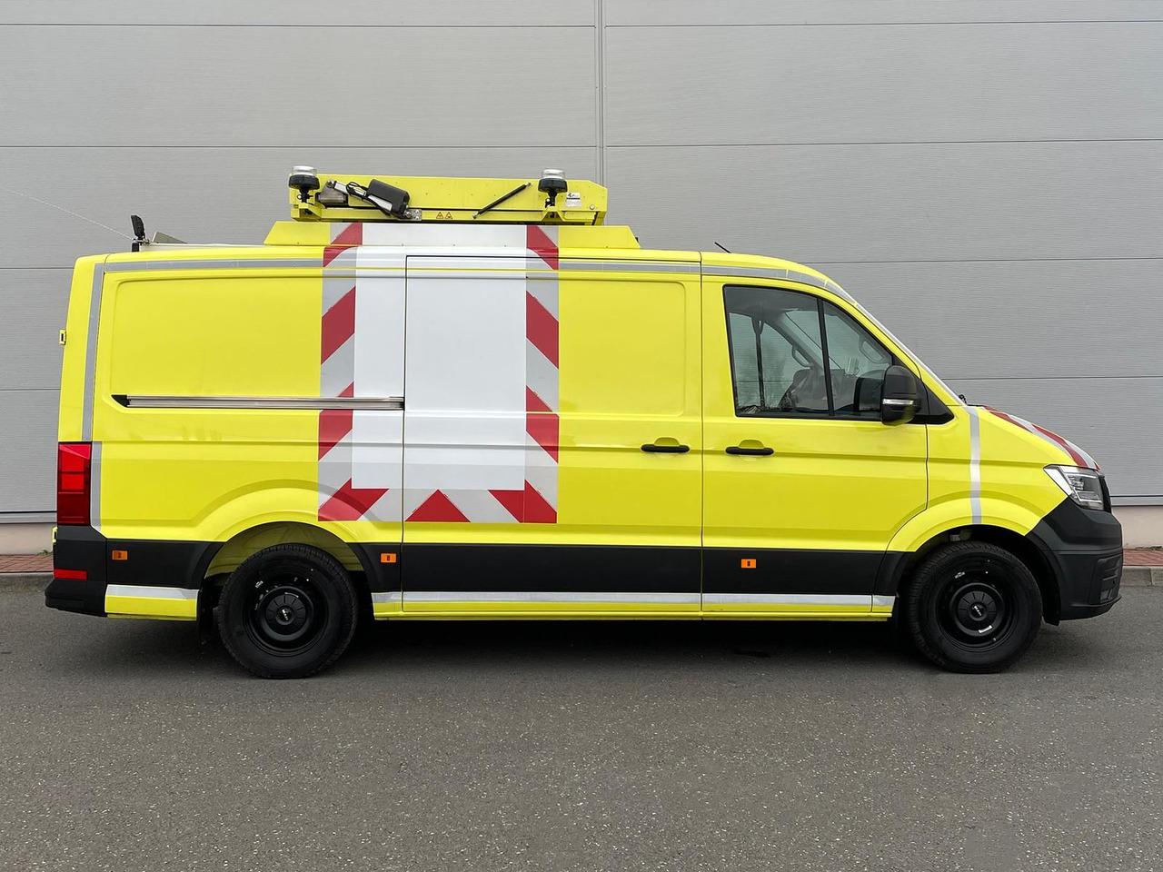 MAN TGE 3.180 L3H2 BF4 BEGLEITFAHRZEUG STANDHZ ACC - Mobil: gambar 5 MAN TGE 3.180 L3H2 BF4 BEGLEITFAHRZEUG STANDHZ ACC - Mobil: gambar 5