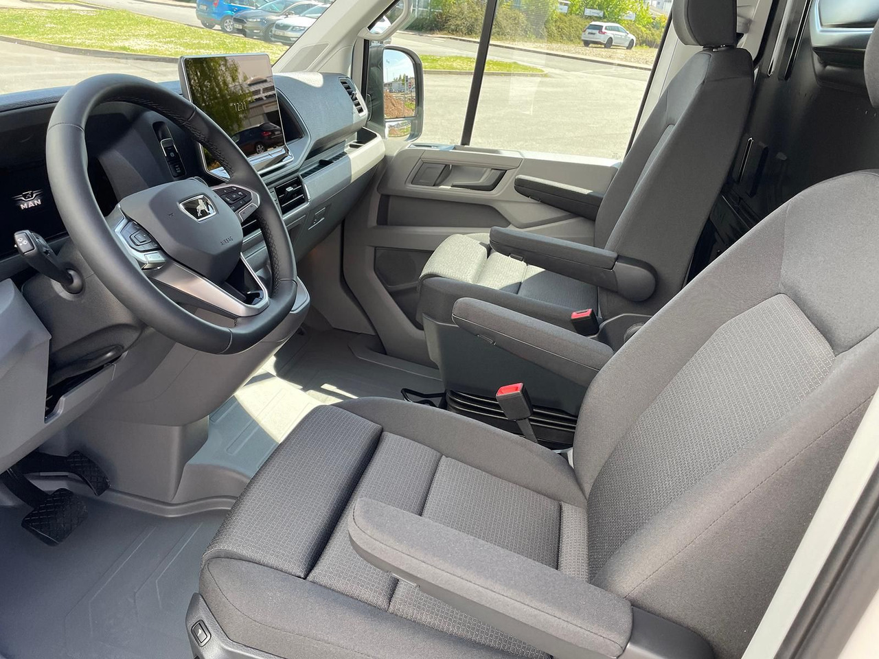 Van panel MAN TGE 3.180 L3H3 Kasten STANDHZ ACC NAVI KAMERA: gambar 29 Van panel MAN TGE 3.180 L3H3 Kasten STANDHZ ACC NAVI KAMERA: gambar 29