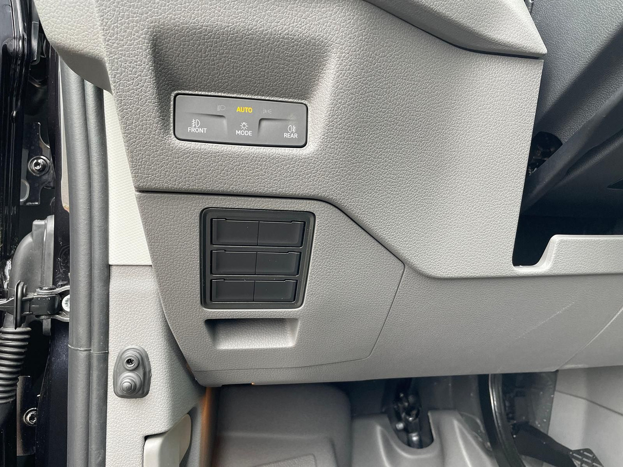 Mobil MAN TGE 3.200 L3H2 Kasten 4x4 Individual S ACC STHZ: gambar 35