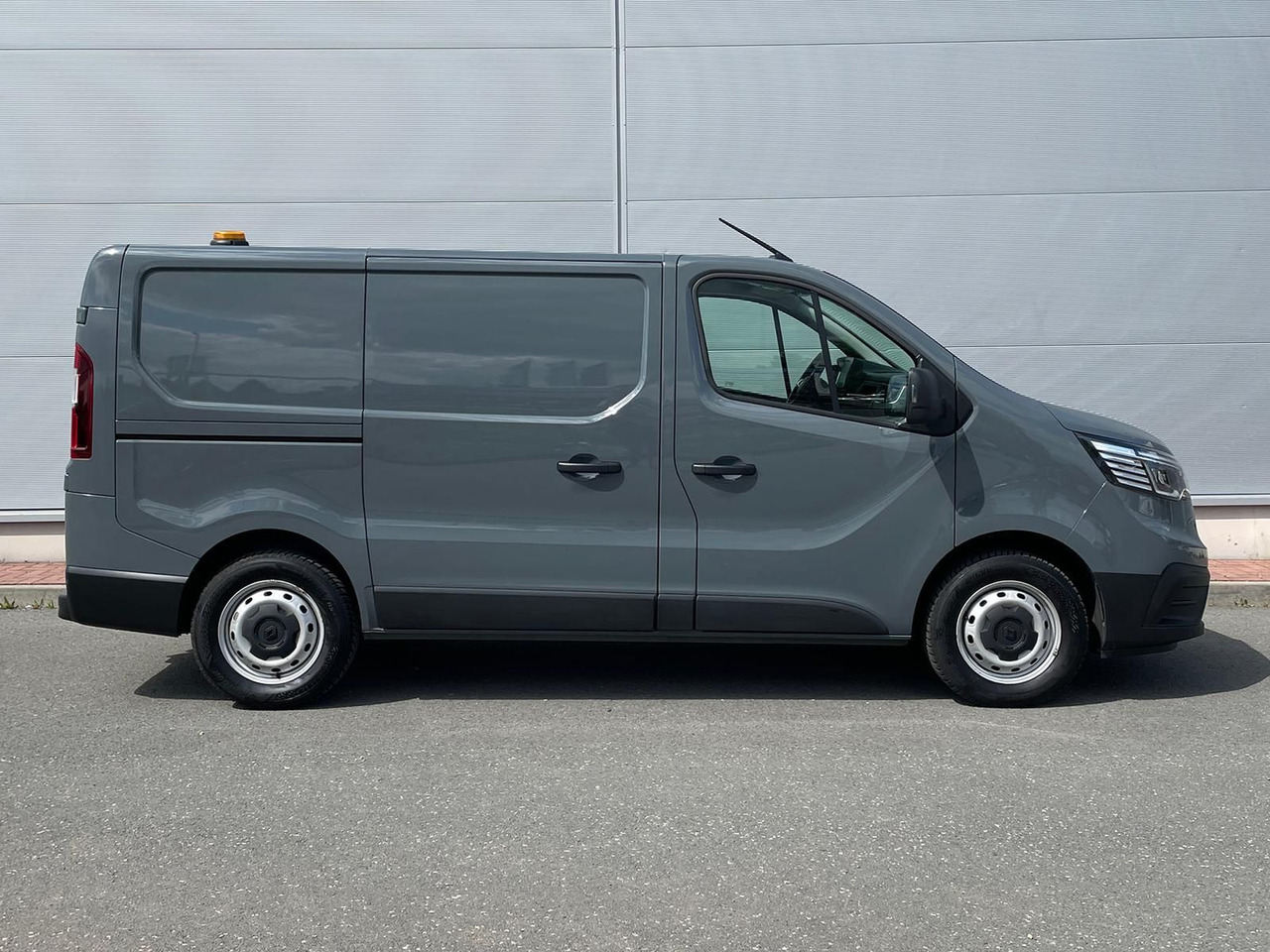 Renault Trafic Kasten RED EDITION L1H1 AHK LED DAB MFL - Van penumpang: gambar 5 Renault Trafic Kasten RED EDITION L1H1 AHK LED DAB MFL - Van penumpang: gambar 5