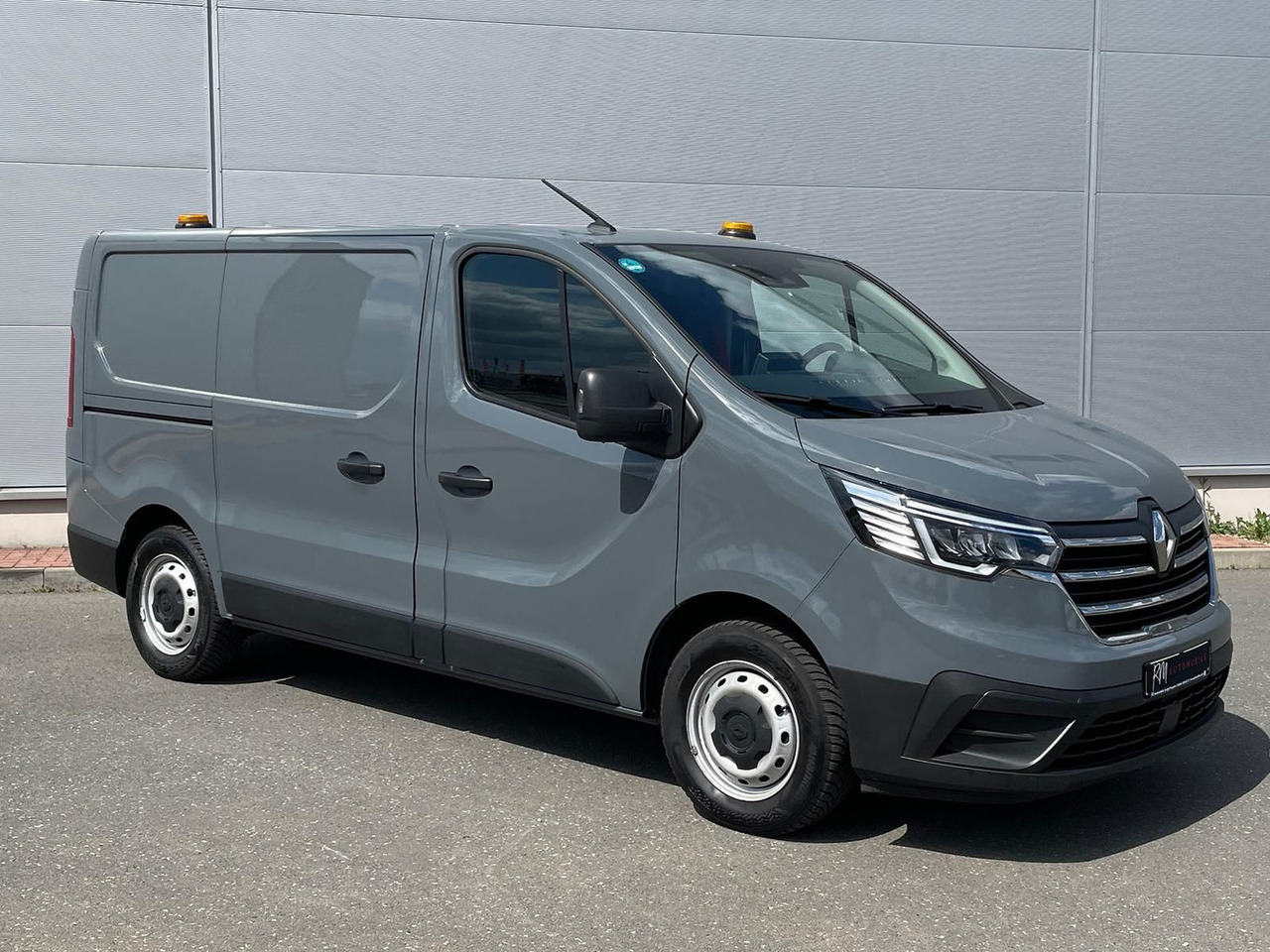 Renault Trafic Kasten RED EDITION L1H1 AHK LED DAB MFL - Van penumpang: gambar 2 Renault Trafic Kasten RED EDITION L1H1 AHK LED DAB MFL - Van penumpang: gambar 2