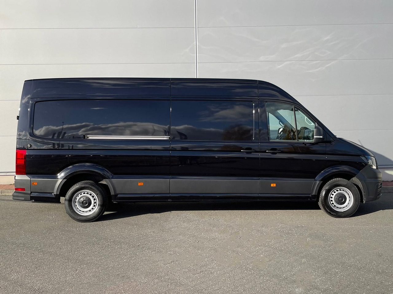 Volkswagen Crafter Kasten 35 L4H3 NAV SITZHZ AHK DAB KAMERA - Van penumpang: gambar 5 Volkswagen Crafter Kasten 35 L4H3 NAV SITZHZ AHK DAB KAMERA - Van penumpang: gambar 5