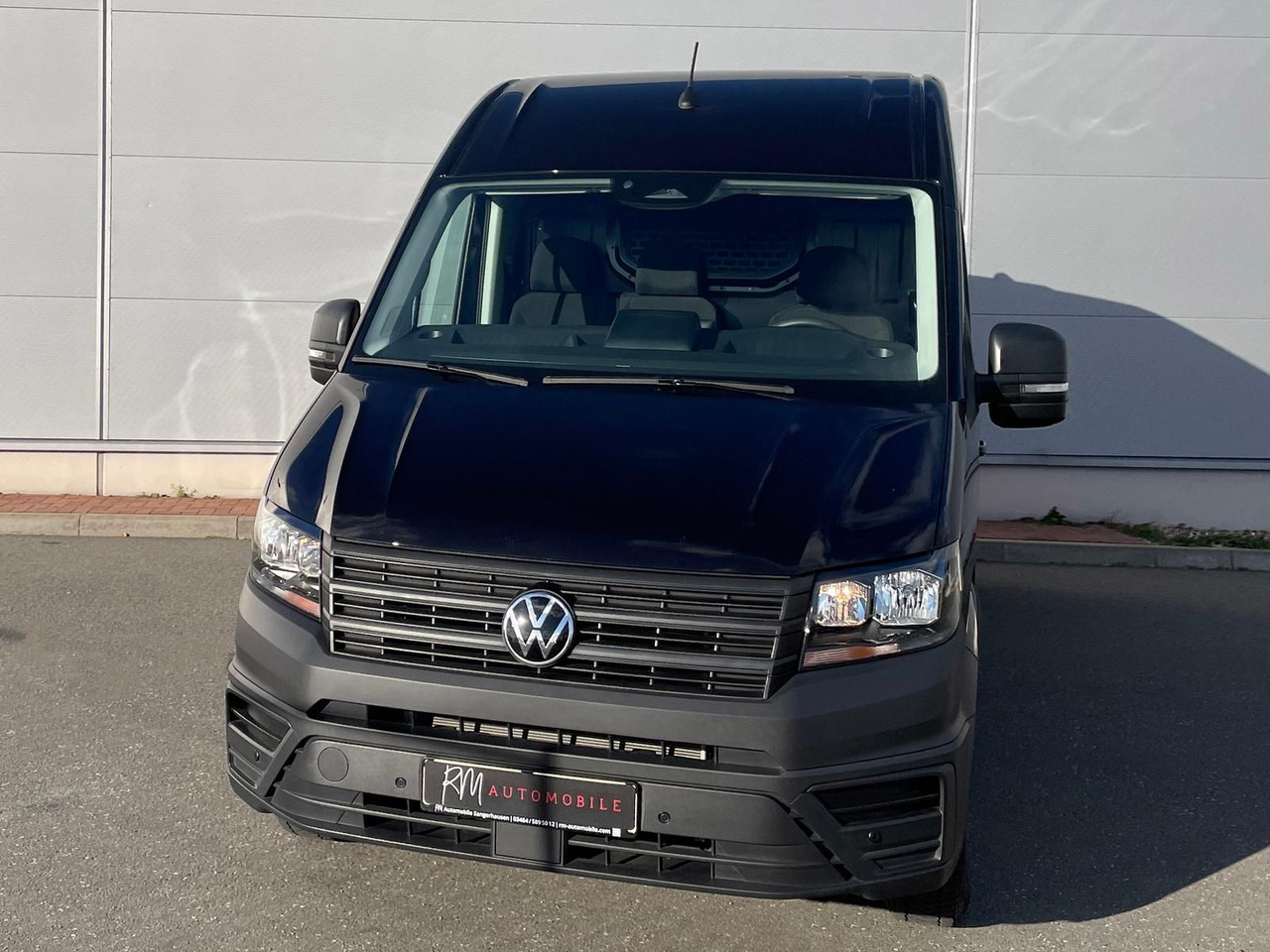 Volkswagen Crafter Kasten 35 L4H3 NAV SITZHZ AHK DAB KAMERA - Van penumpang: gambar 3 Volkswagen Crafter Kasten 35 L4H3 NAV SITZHZ AHK DAB KAMERA - Van penumpang: gambar 3