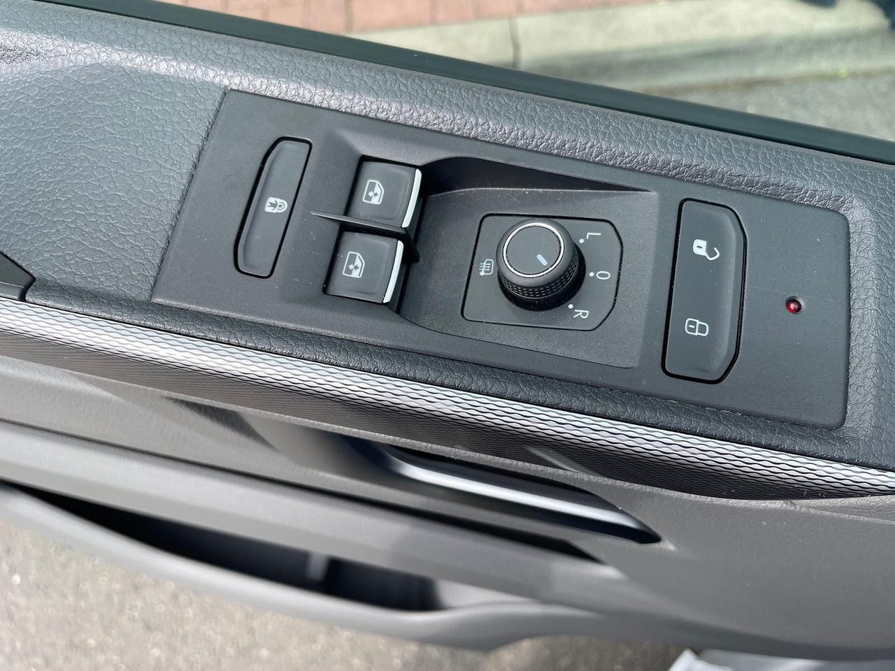 Van penumpang Volkswagen T6.1 Caravelle Highline STANDHZ NAVI LEDER PDC: gambar 34