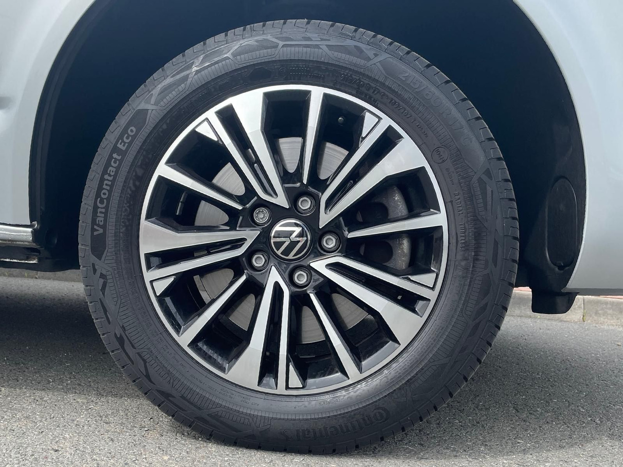 Van penumpang Volkswagen T6.1 Caravelle Highline STANDHZ NAVI LEDER PDC: gambar 31