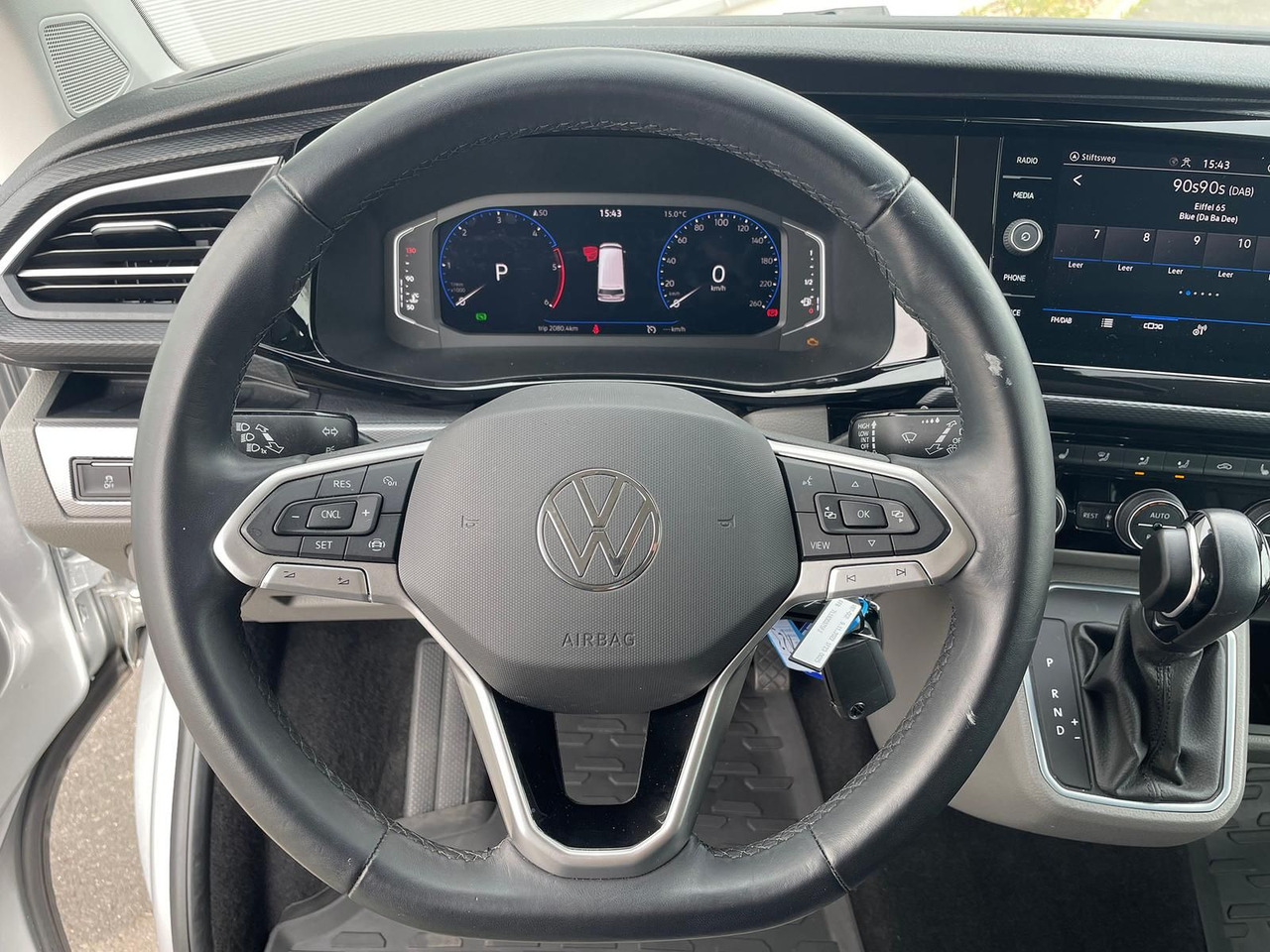 Van penumpang Volkswagen T6.1 Caravelle Highline STANDHZ NAVI LEDER PDC: gambar 12