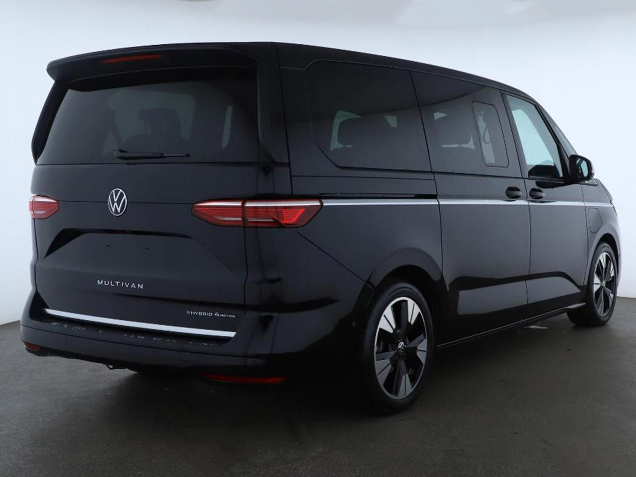 Volkswagen T7 Multivan Style eHybrid LR 4MOTION AHK ACC - Van penumpang: gambar 2 Volkswagen T7 Multivan Style eHybrid LR 4MOTION AHK ACC - Van penumpang: gambar 2
