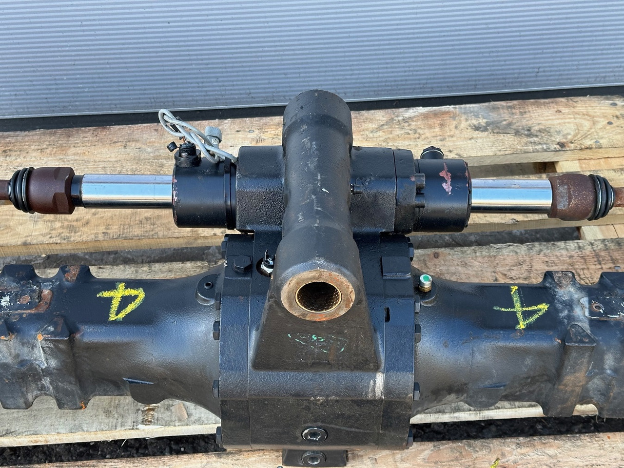 Poros dan bagian untuk Loader konstruksi Dana Spicer Vorderachse-Planetenachse Typ:211/233-004.  Kramer-Nr.1000304468. Ratio:1/13,714  #1000304468.04#: gambar 9