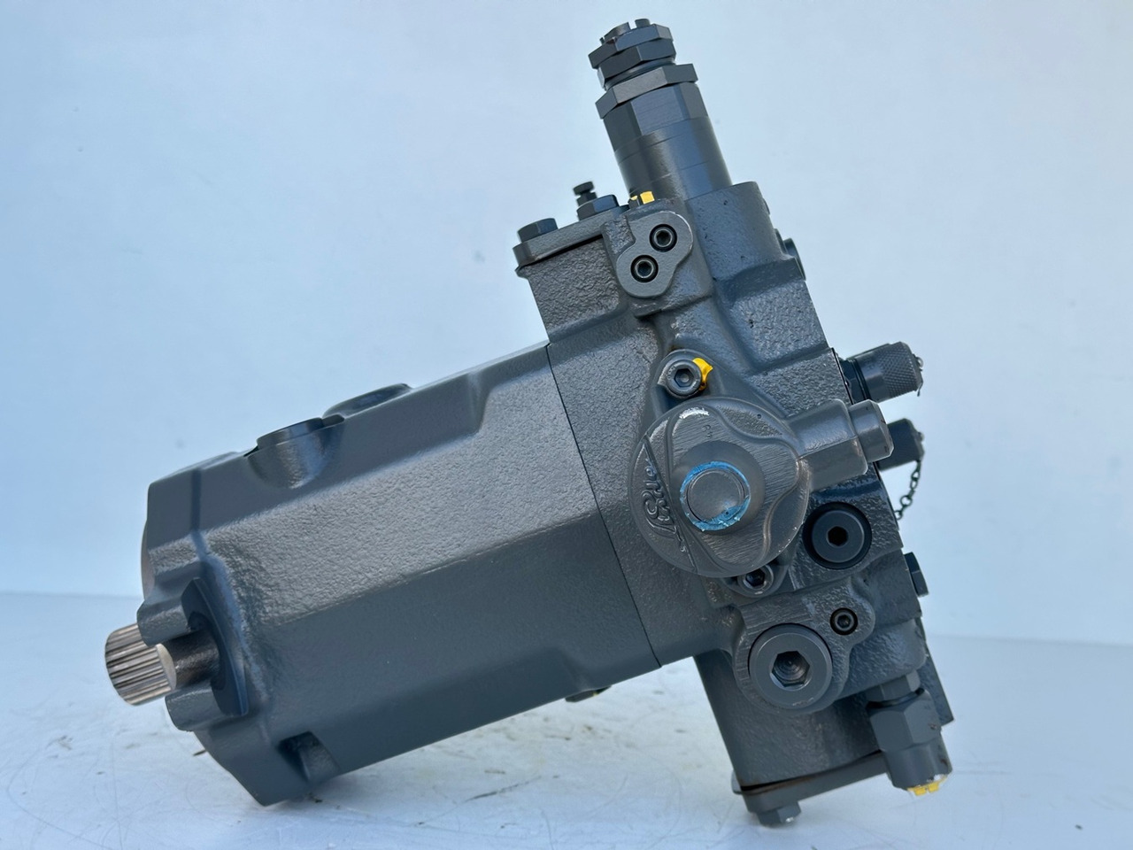 LIEBHERR - LINDE Original Hydromotor Typ:HMF75-02 2560 G 03 mit ID-Nr.10007106. A914 B-LI, A914 LI, A924 B-LI, A924 LI, MG15, MBG12, MG20, MFG10, BG12H #HYX293G00103# - Motor hidrolik untuk Ekskavator roda: gambar 5 LIEBHERR - LINDE Original Hydromotor Typ:HMF75-02 2560 G 03 mit ID-Nr.10007106. A914 B-LI, A914 LI, A924 B-LI, A924 LI, MG15, MBG12, MG20, MFG10, BG12H #HYX293G00103# - Motor hidrolik untuk Ekskavator roda: gambar 5