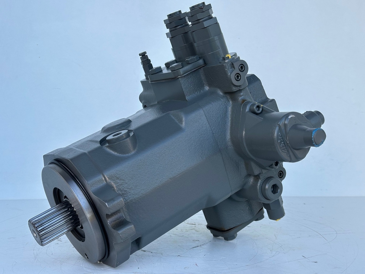 LIEBHERR - LINDE Original Hydromotor Typ:HMF75-02 2560 G 03 mit ID-Nr.10007106. A914 B-LI, A914 LI, A924 B-LI, A924 LI, MG15, MBG12, MG20, MFG10, BG12H #HYX293G00103# - Motor hidrolik untuk Ekskavator roda: gambar 1 LIEBHERR - LINDE Original Hydromotor Typ:HMF75-02 2560 G 03 mit ID-Nr.10007106. A914 B-LI, A914 LI, A924 B-LI, A924 LI, MG15, MBG12, MG20, MFG10, BG12H #HYX293G00103# - Motor hidrolik untuk Ekskavator roda: gambar 1