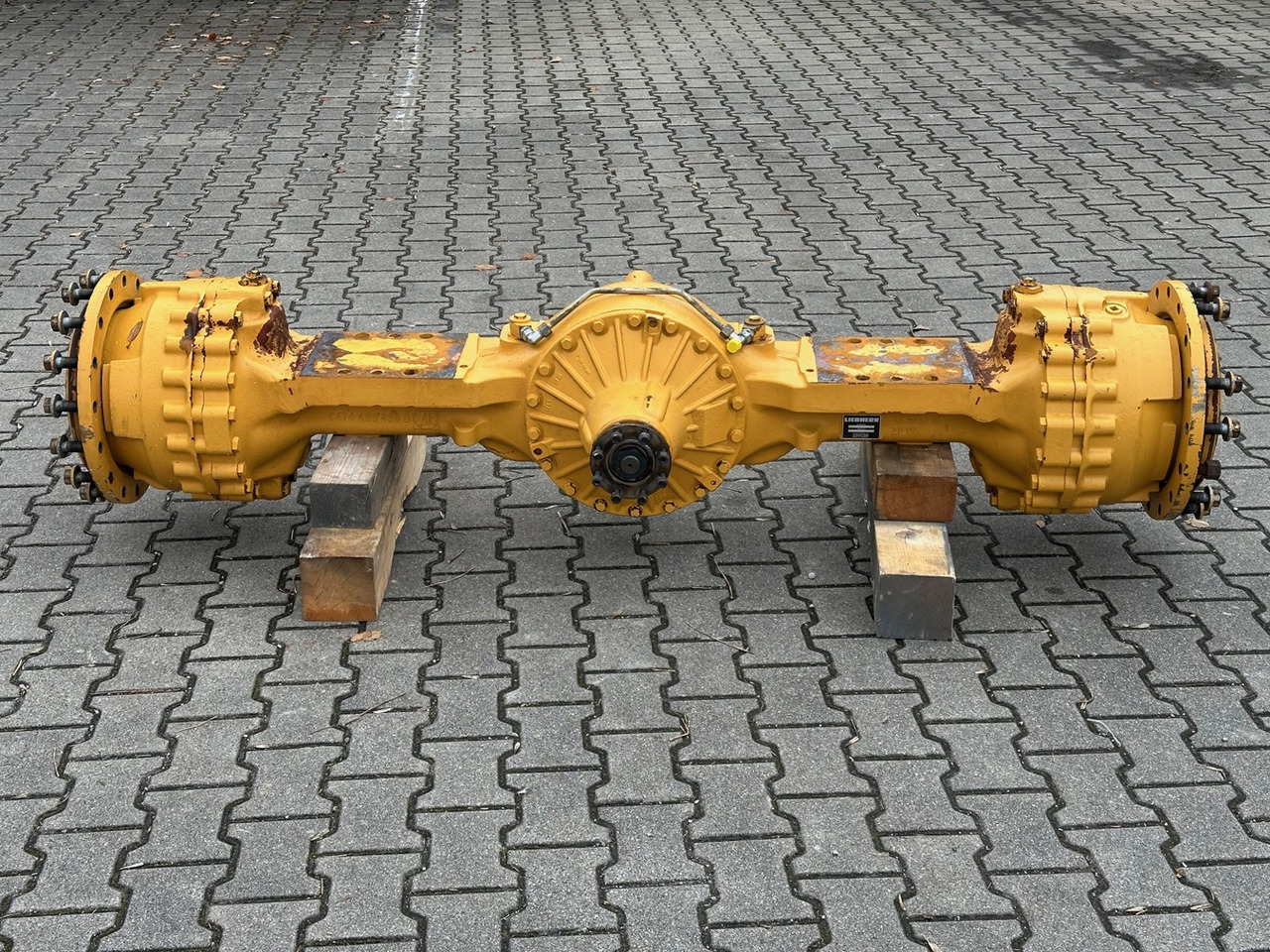 LIEBHERR Liebherr Original Hinterachse-Planetenstarrachse Typ:MT-L3085. ID-Nr.10022957 – ID-Nr.10425800. L544-443, L544-445, L550-456, L554-453, L556-454. #10425800.1789310# - As roda belakang untuk Wheel loader: gambar 1 LIEBHERR Liebherr Original Hinterachse-Planetenstarrachse Typ:MT-L3085. ID-Nr.10022957 – ID-Nr.10425800. L544-443, L544-445, L550-456, L554-453, L556-454. #10425800.1789310# - As roda belakang untuk Wheel loader: gambar 1