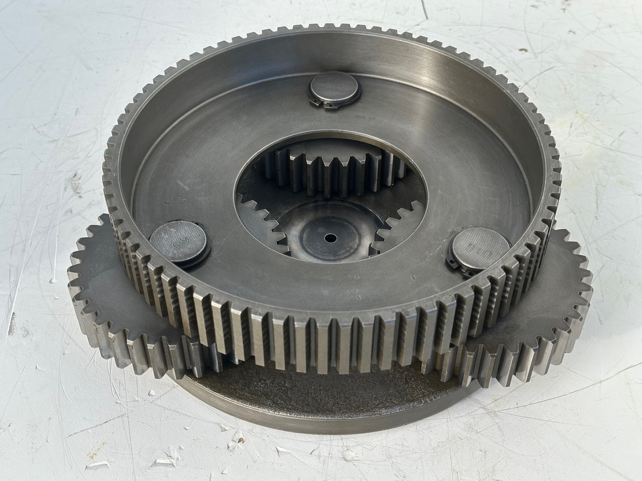 LIEBHERR Original Planetenträger ID-Nr.944171103 mit Planetenräder ID-Nr.944110603-ID-Nr.90201469 mit Lamellenträger ID-Nr.944112103. A900C,A944B,E942,LOS942,LOS944,P942,P944,R942,R944,R944B. #HRV# - Motor ayun untuk Ekskavator: gambar 1 LIEBHERR Original Planetenträger ID-Nr.944171103 mit Planetenräder ID-Nr.944110603-ID-Nr.90201469 mit Lamellenträger ID-Nr.944112103. A900C,A944B,E942,LOS942,LOS944,P942,P944,R942,R944,R944B. #HRV# - Motor ayun untuk Ekskavator: gambar 1