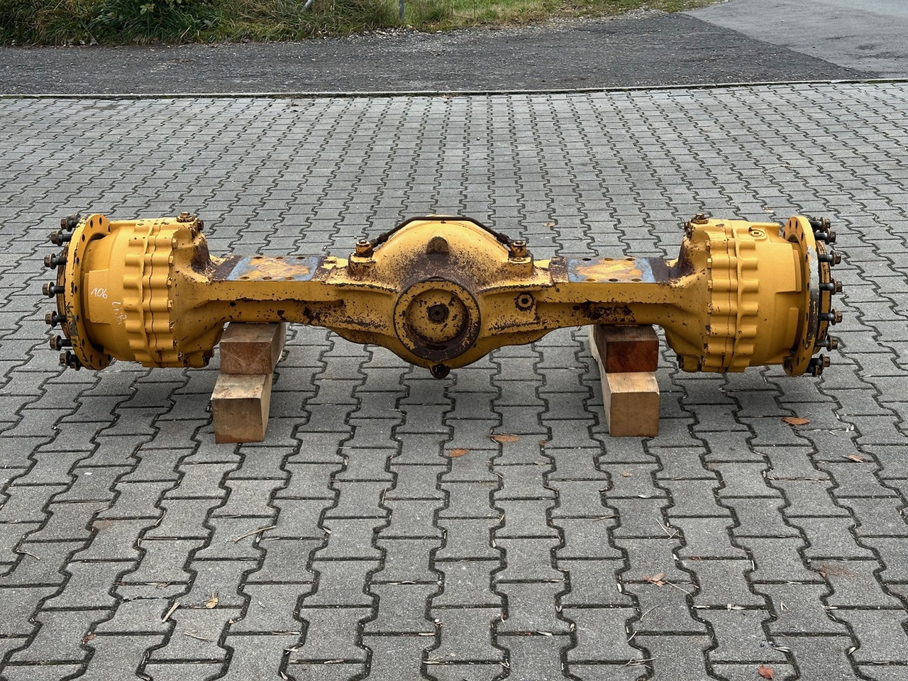 LIEBHERR Original Vorderachse-Planetenstarrachse Typ:MT-L3085/DKV-P4. ID-Nr.10022956 – ID-Nr.10045102 – ID-Nr.10425798. L544-443, L544-445, L550-456. #10425798.1791457# - As roda depan untuk Wheel loader: gambar 4 LIEBHERR Original Vorderachse-Planetenstarrachse Typ:MT-L3085/DKV-P4. ID-Nr.10022956 – ID-Nr.10045102 – ID-Nr.10425798. L544-443, L544-445, L550-456. #10425798.1791457# - As roda depan untuk Wheel loader: gambar 4