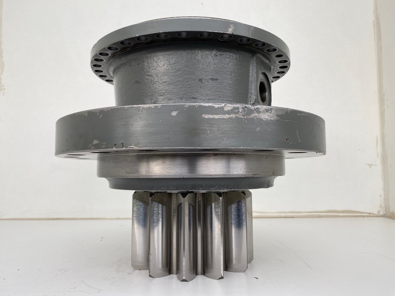 Liebherr Abtriebswellengehäuse ID-Nr.90013701 and Abtriebswelle ID-Nr.90214087. SAT275A290. R922 LC-1486. R924 LC-1487. #0446# - Gearbox dan bagiannya untuk Peralatan konstruksi: gambar 2 Liebherr Abtriebswellengehäuse ID-Nr.90013701 and Abtriebswelle ID-Nr.90214087. SAT275A290. R922 LC-1486. R924 LC-1487. #0446# - Gearbox dan bagiannya untuk Peralatan konstruksi: gambar 2