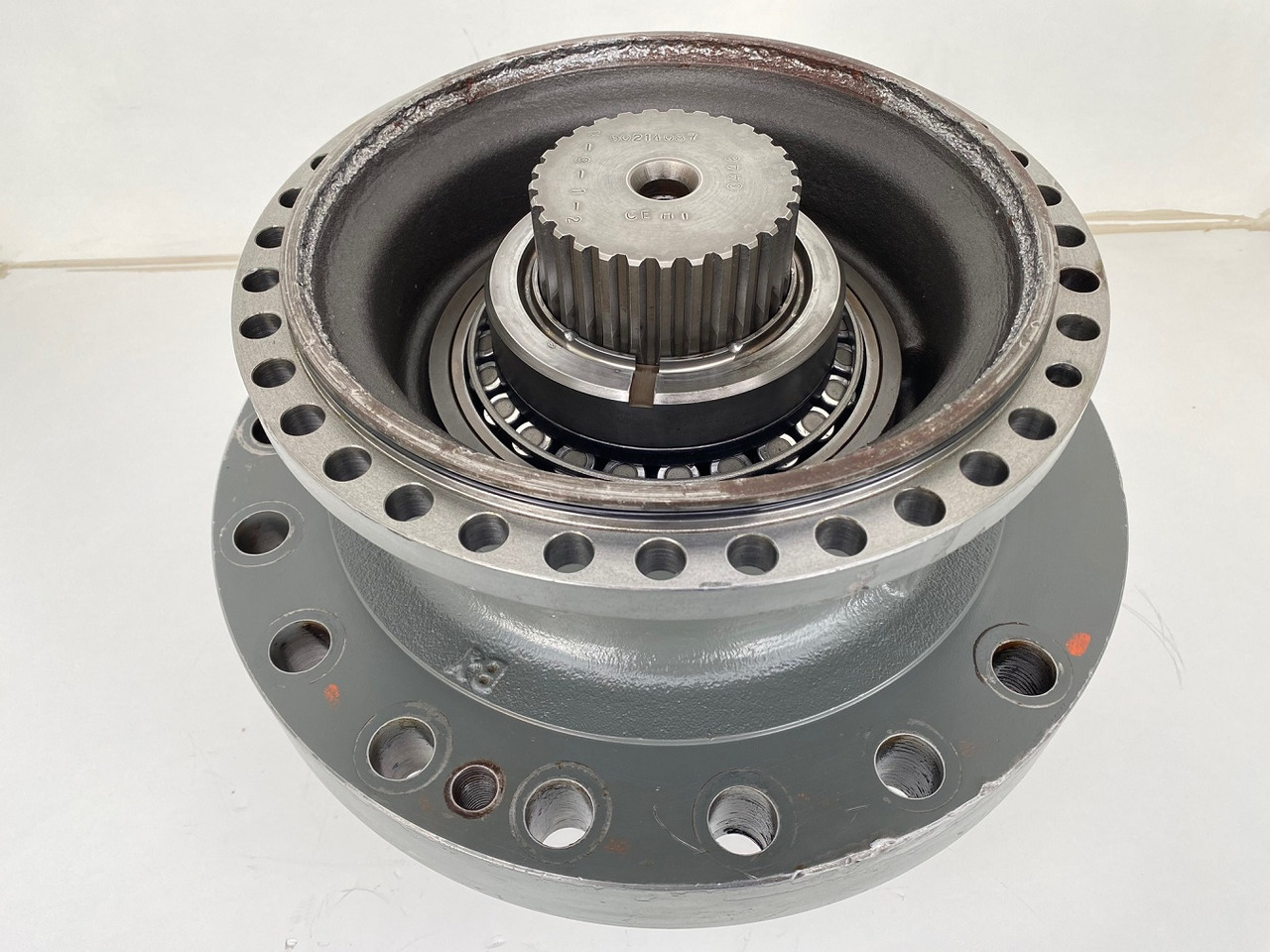 Liebherr Abtriebswellengehäuse ID-Nr.90013701 and Abtriebswelle ID-Nr.90214087. SAT275A290. R922 LC-1486. R924 LC-1487. #0446# - Gearbox dan bagiannya untuk Peralatan konstruksi: gambar 3 Liebherr Abtriebswellengehäuse ID-Nr.90013701 and Abtriebswelle ID-Nr.90214087. SAT275A290. R922 LC-1486. R924 LC-1487. #0446# - Gearbox dan bagiannya untuk Peralatan konstruksi: gambar 3