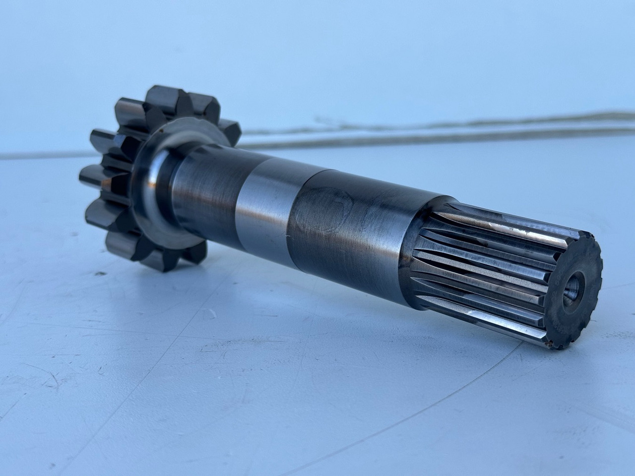 Liebherr Antriebswelle ID-Nr.90201866. FAT355P120. LH40 C, ER934. #90201866.06.08# - Final drive untuk Ekskavator perayap: gambar 1 Liebherr Antriebswelle ID-Nr.90201866. FAT355P120. LH40 C, ER934. #90201866.06.08# - Final drive untuk Ekskavator perayap: gambar 1