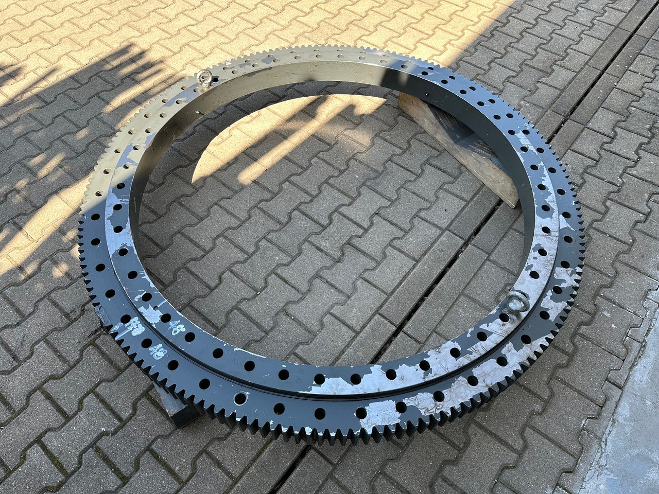Liebherr Drehkranz - Kugeldrehverbindung Typ:KUD138 VA 002. ID-Nr.982757001. #159.10118# - Cincin slewing untuk Peralatan konstruksi: gambar 2 Liebherr Drehkranz - Kugeldrehverbindung Typ:KUD138 VA 002. ID-Nr.982757001. #159.10118# - Cincin slewing untuk Peralatan konstruksi: gambar 2