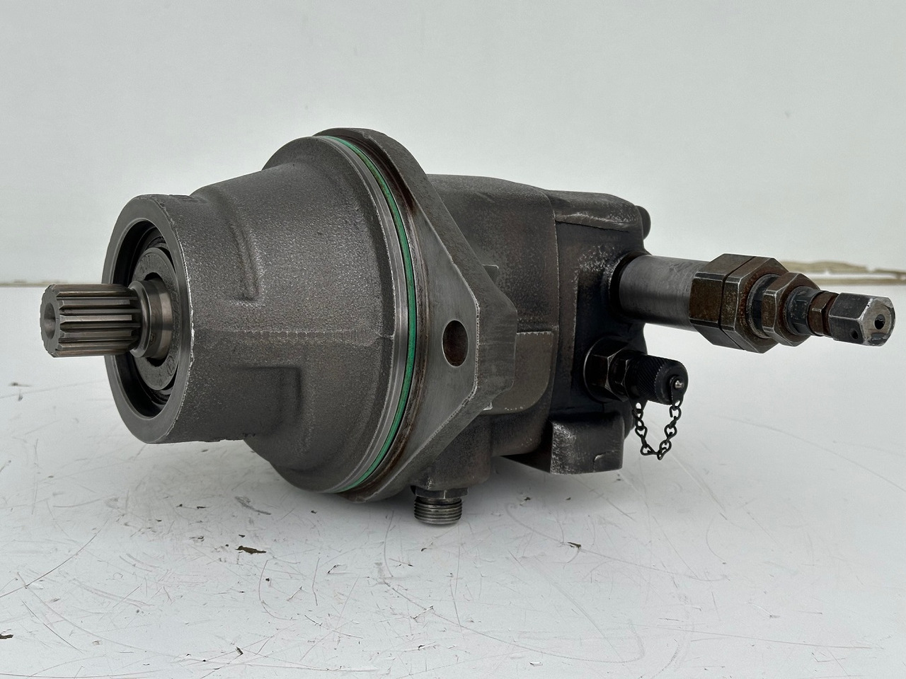 Liebherr Hydraulikeinbaumotor FMF045. ID-Nr.12464105. SAT250/287. LH18M, LH22C, LH22M, LH24M, LH26EC, LH26EM, LH26M. #12464105.20985# - Motor hidrolik untuk Peralatan konstruksi: gambar 5 Liebherr Hydraulikeinbaumotor FMF045. ID-Nr.12464105. SAT250/287. LH18M, LH22C, LH22M, LH24M, LH26EC, LH26EM, LH26M. #12464105.20985# - Motor hidrolik untuk Peralatan konstruksi: gambar 5