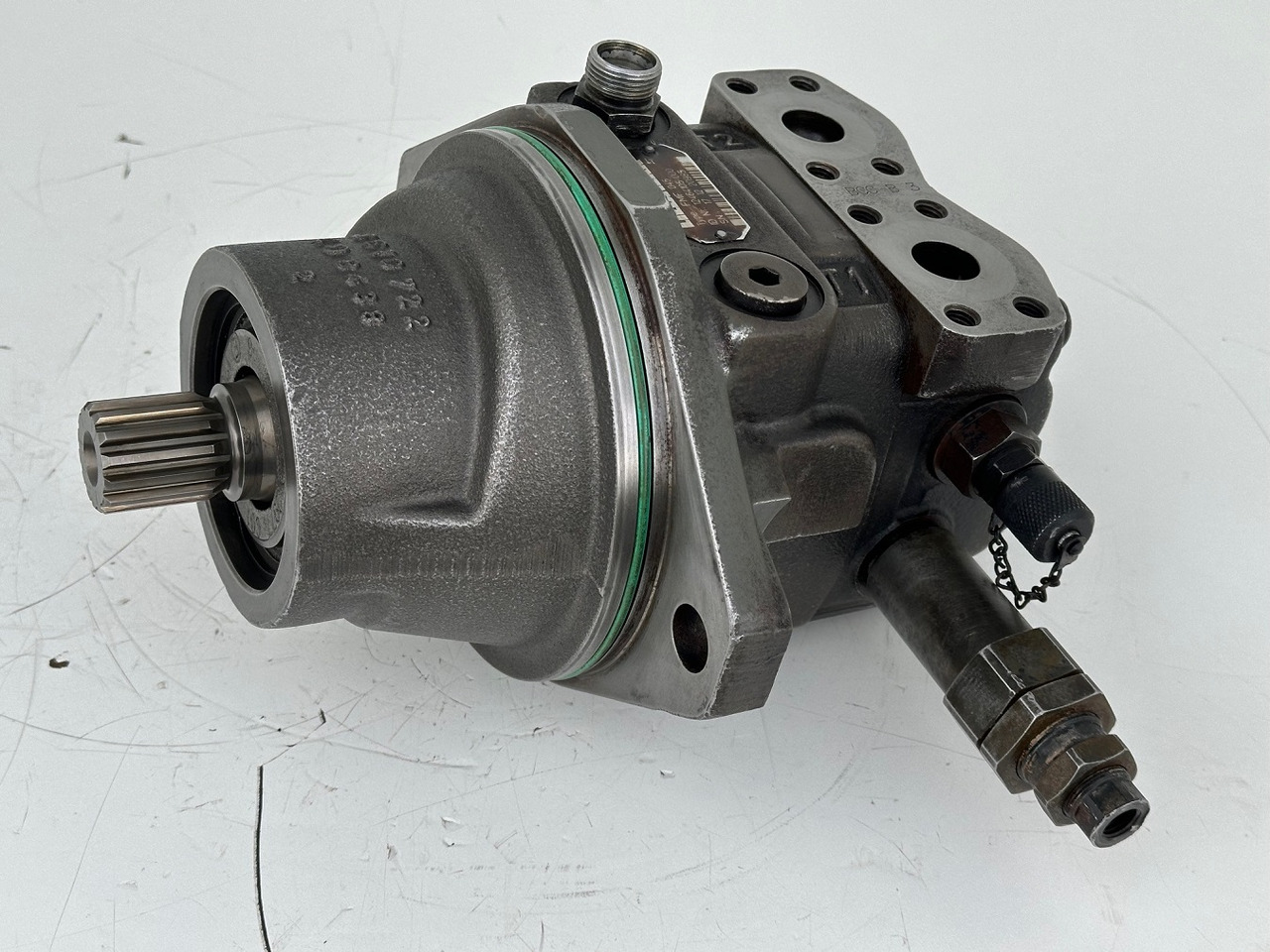 Liebherr Hydraulikeinbaumotor FMF045. ID-Nr.12464105. SAT250/287. LH18M, LH22C, LH22M, LH24M, LH26EC, LH26EM, LH26M. #12464105.20985# - Motor hidrolik untuk Peralatan konstruksi: gambar 1 Liebherr Hydraulikeinbaumotor FMF045. ID-Nr.12464105. SAT250/287. LH18M, LH22C, LH22M, LH24M, LH26EC, LH26EM, LH26M. #12464105.20985# - Motor hidrolik untuk Peralatan konstruksi: gambar 1