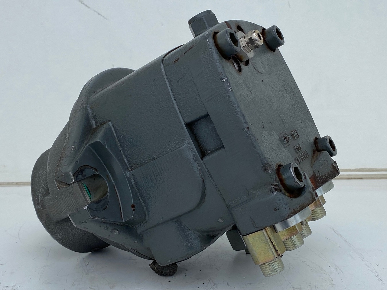 Liebherr Hydraulikeinbaumotor FMF090, ID-Nr.10120382 - ID-Nr.9273168 - ID-Nr.9074075. A900, A944, LH60, E942, EP944, ER944, LOS942, LOS944, P942, P944, R934 TR, R940, R942, R944, R946, R950. #17868 - Motor hidrolik untuk Ekskavator perayap: gambar 3 Liebherr Hydraulikeinbaumotor FMF090, ID-Nr.10120382 - ID-Nr.9273168 - ID-Nr.9074075. A900, A944, LH60, E942, EP944, ER944, LOS942, LOS944, P942, P944, R934 TR, R940, R942, R944, R946, R950. #17868 - Motor hidrolik untuk Ekskavator perayap: gambar 3