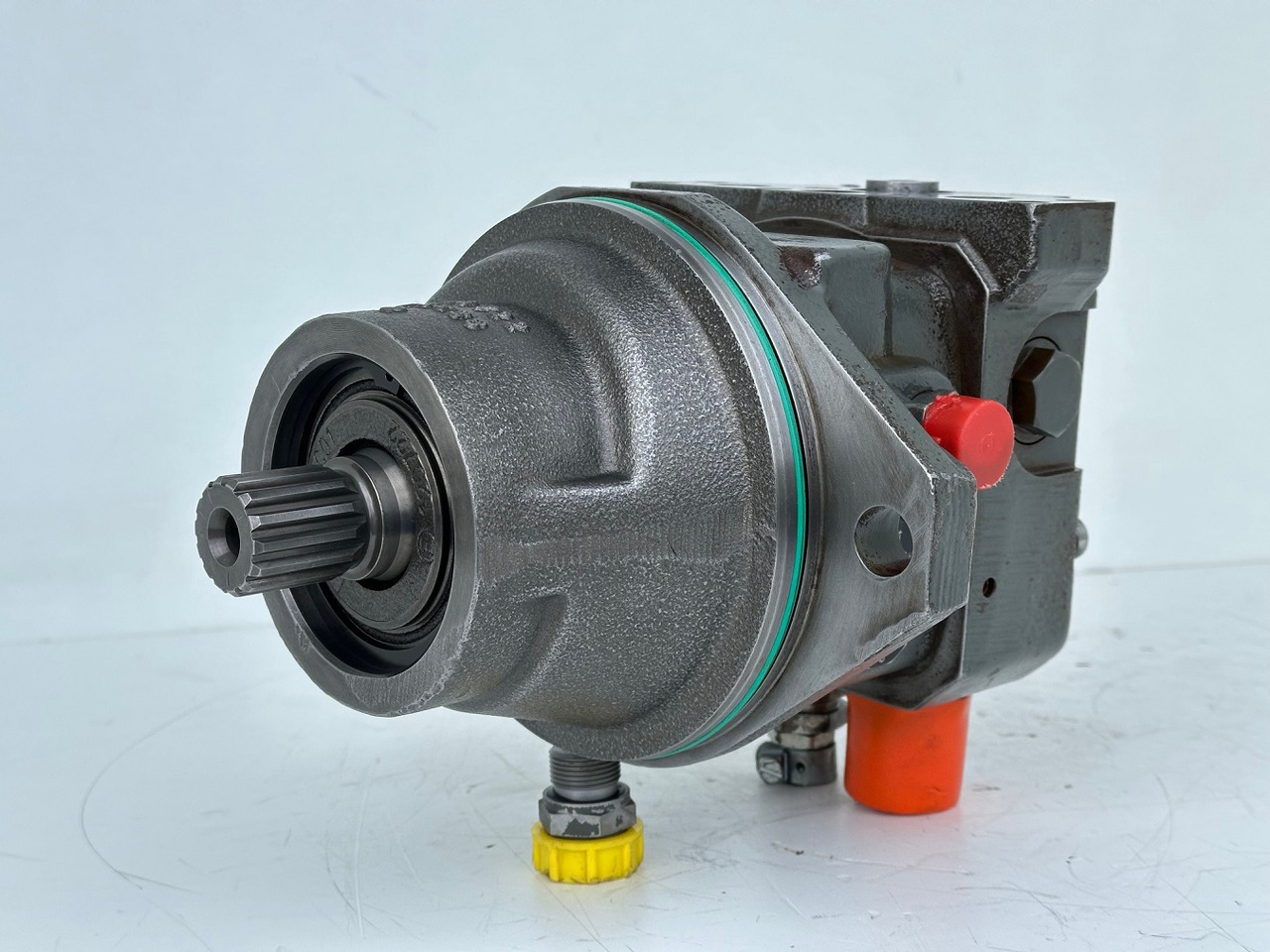 Liebherr Hydraulikeinbaumotor Typ:FMF045. ID-Nr.9075181 - ID-Nr.10125041 - ID-Nr.10125043. A309, A311, A312, A314, A316, A900, A904, A918, R313, R317, R900, R904. #10125043.39905# - Motor hidrolik untuk Ekskavator perayap: gambar 1 Liebherr Hydraulikeinbaumotor Typ:FMF045. ID-Nr.9075181 - ID-Nr.10125041 - ID-Nr.10125043. A309, A311, A312, A314, A316, A900, A904, A918, R313, R317, R900, R904. #10125043.39905# - Motor hidrolik untuk Ekskavator perayap: gambar 1