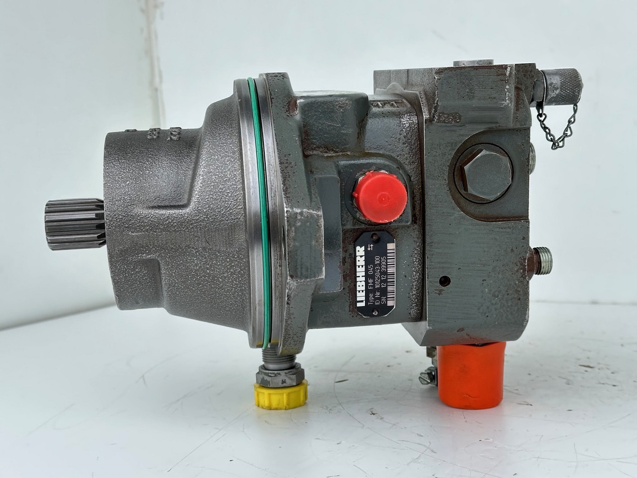 Liebherr Hydraulikeinbaumotor Typ:FMF045. ID-Nr.9075181 - ID-Nr.10125041 - ID-Nr.10125043. A309, A311, A312, A314, A316, A900, A904, A918, R313, R317, R900, R904. #10125043.39905# - Motor hidrolik untuk Ekskavator perayap: gambar 5 Liebherr Hydraulikeinbaumotor Typ:FMF045. ID-Nr.9075181 - ID-Nr.10125041 - ID-Nr.10125043. A309, A311, A312, A314, A316, A900, A904, A918, R313, R317, R900, R904. #10125043.39905# - Motor hidrolik untuk Ekskavator perayap: gambar 5