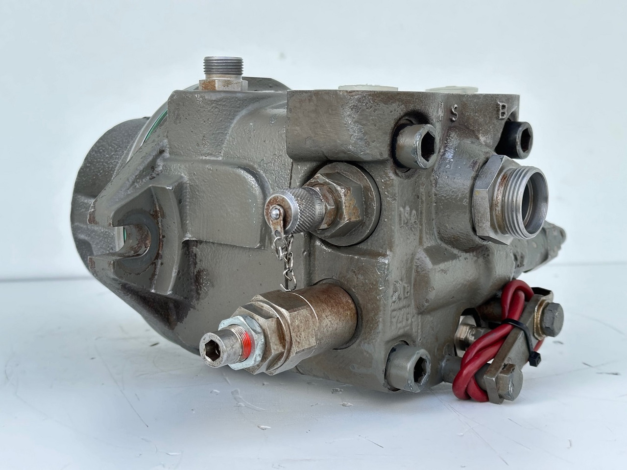 Liebherr Hydraulikeinbaumotor Typ:FMF058, ID-Nr.10122576 - ID-Nr.10145827 - ID-Nr.11371069. LOS1906, P924 COMP , R906, R906 PROTO, R916, R922, R924, R924 COMP, R926 COMP, R926 K LC. #11371069.43199# - Motor ayun untuk Peralatan konstruksi: gambar 3 Liebherr Hydraulikeinbaumotor Typ:FMF058, ID-Nr.10122576 - ID-Nr.10145827 - ID-Nr.11371069. LOS1906, P924 COMP , R906, R906 PROTO, R916, R922, R924, R924 COMP, R926 COMP, R926 K LC. #11371069.43199# - Motor ayun untuk Peralatan konstruksi: gambar 3