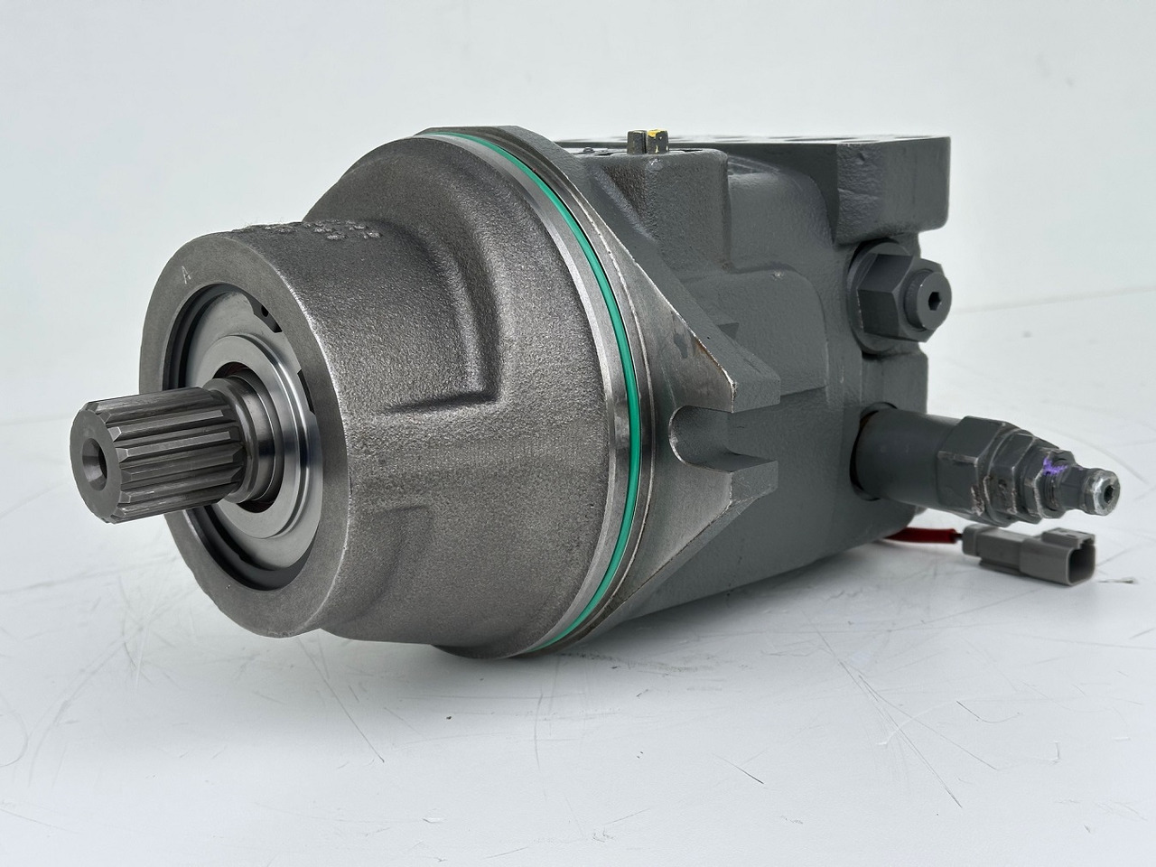 Liebherr Hydraulikeinbaumotor Typ:FMF058. ID-Nr.12483261. SAT275/266. R926 K-LC-1565, R926 K-LC-1827, R930 T-1980. #12483261.00573# - Motor hidrolik untuk Ekskavator perayap: gambar 1 Liebherr Hydraulikeinbaumotor Typ:FMF058. ID-Nr.12483261. SAT275/266. R926 K-LC-1565, R926 K-LC-1827, R930 T-1980. #12483261.00573# - Motor hidrolik untuk Ekskavator perayap: gambar 1
