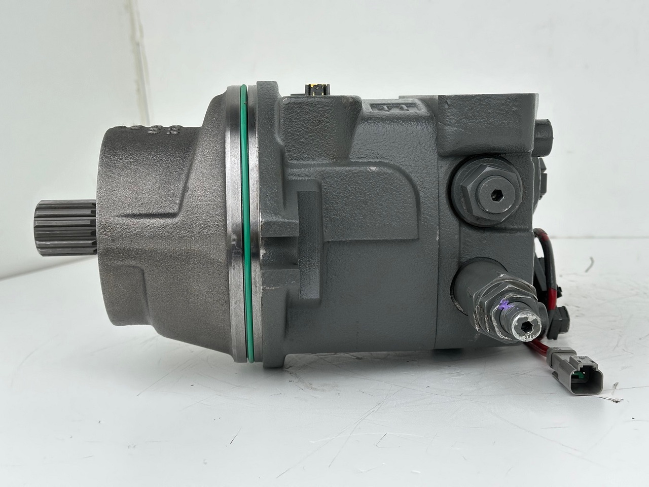 Liebherr Hydraulikeinbaumotor Typ:FMF058. ID-Nr.12483261. SAT275/266. R926 K-LC-1565, R926 K-LC-1827, R930 T-1980. #12483261.00573# - Motor hidrolik untuk Ekskavator perayap: gambar 5 Liebherr Hydraulikeinbaumotor Typ:FMF058. ID-Nr.12483261. SAT275/266. R926 K-LC-1565, R926 K-LC-1827, R930 T-1980. #12483261.00573# - Motor hidrolik untuk Ekskavator perayap: gambar 5