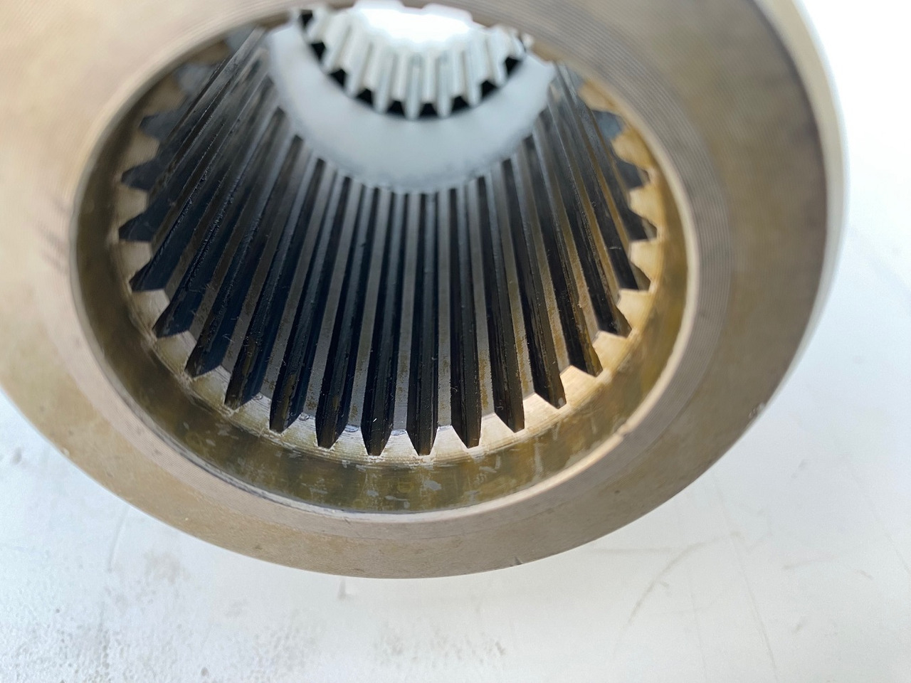 Final drive untuk Bulldozer Liebherr Lamellenträger ID-Nr.968677201. FAT400E521, FAT400E511, FAT600E506, FAT600E507, FAT600E512.: gambar 10 Final drive untuk Bulldozer Liebherr Lamellenträger ID-Nr.968677201. FAT400E521, FAT400E511, FAT600E506, FAT600E507, FAT600E512.: gambar 10