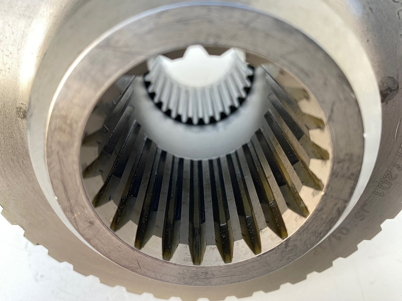 Final drive untuk Bulldozer Liebherr Lamellenträger ID-Nr.968677201. FAT400E521, FAT400E511, FAT600E506, FAT600E507, FAT600E512.: gambar 11 Final drive untuk Bulldozer Liebherr Lamellenträger ID-Nr.968677201. FAT400E521, FAT400E511, FAT600E506, FAT600E507, FAT600E512.: gambar 11