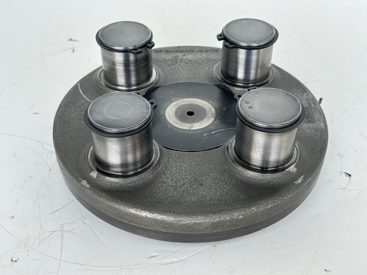 Liebherr Planetenträger ID-Nr.944306303 - ID-Nr.9443063. A924, A934, LH30, LH35, R906, R916, R922, R924, R926, R932, R934, R944. #k9079# - Gearbox untuk Peralatan konstruksi: gambar 2 Liebherr Planetenträger ID-Nr.944306303 - ID-Nr.9443063. A924, A934, LH30, LH35, R906, R916, R922, R924, R926, R932, R934, R944. #k9079# - Gearbox untuk Peralatan konstruksi: gambar 2